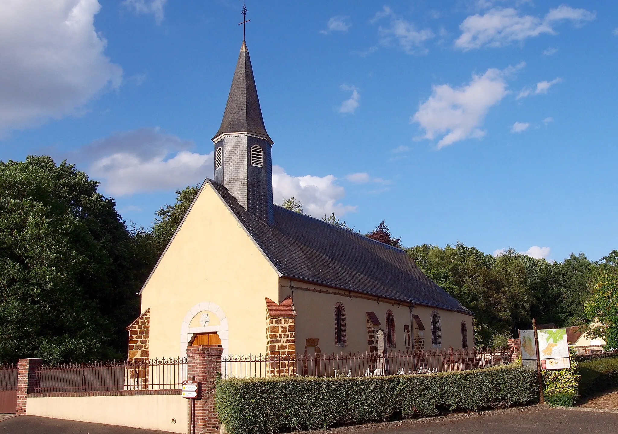 Photo showing: Bubertré (Normandie, France). L'église Saint-Michel.