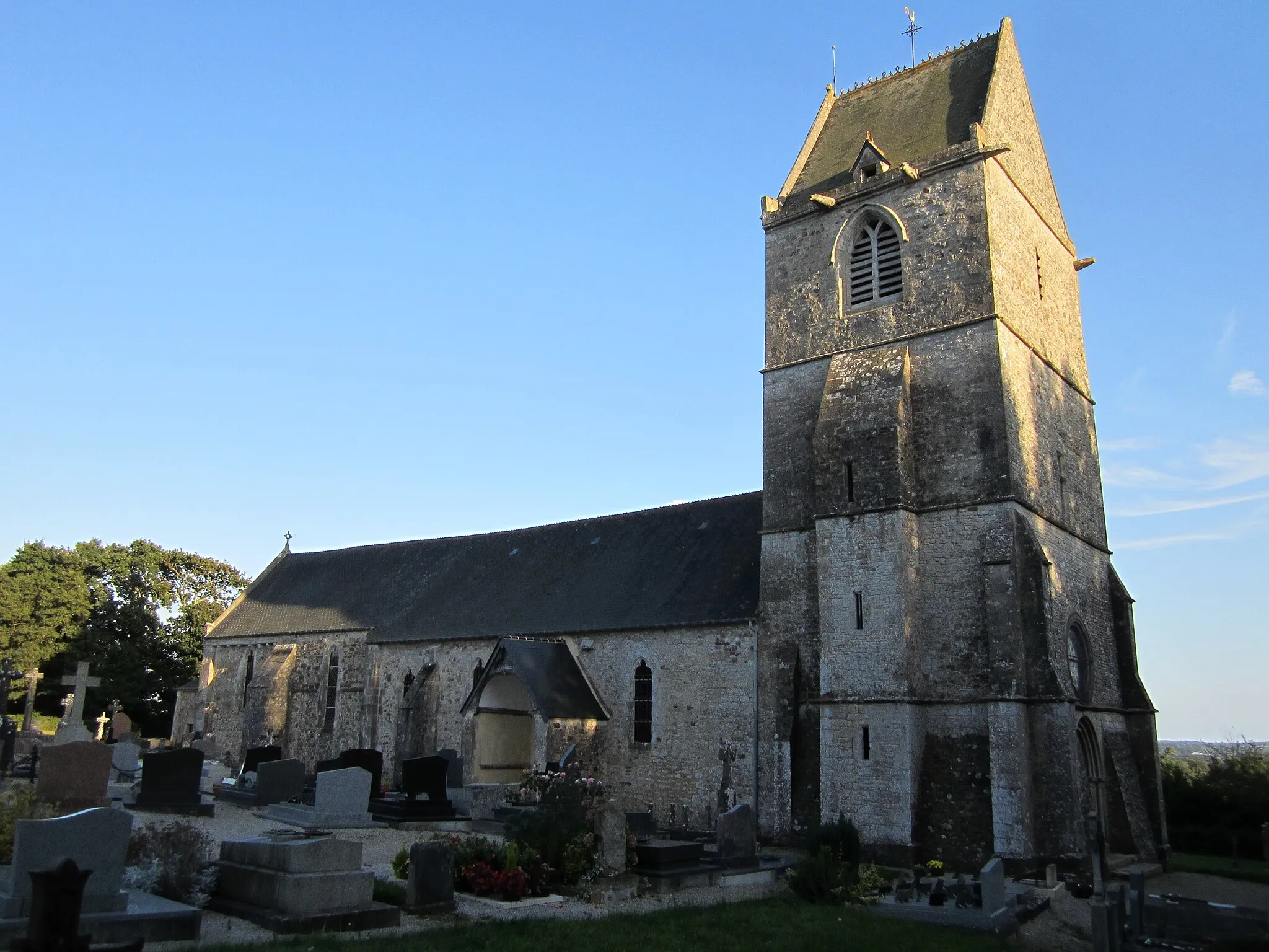 Photo showing: This building is indexed in the base Mérimée, a database of architectural heritage maintained by the French Ministry of Culture, under the reference PA00110443 .