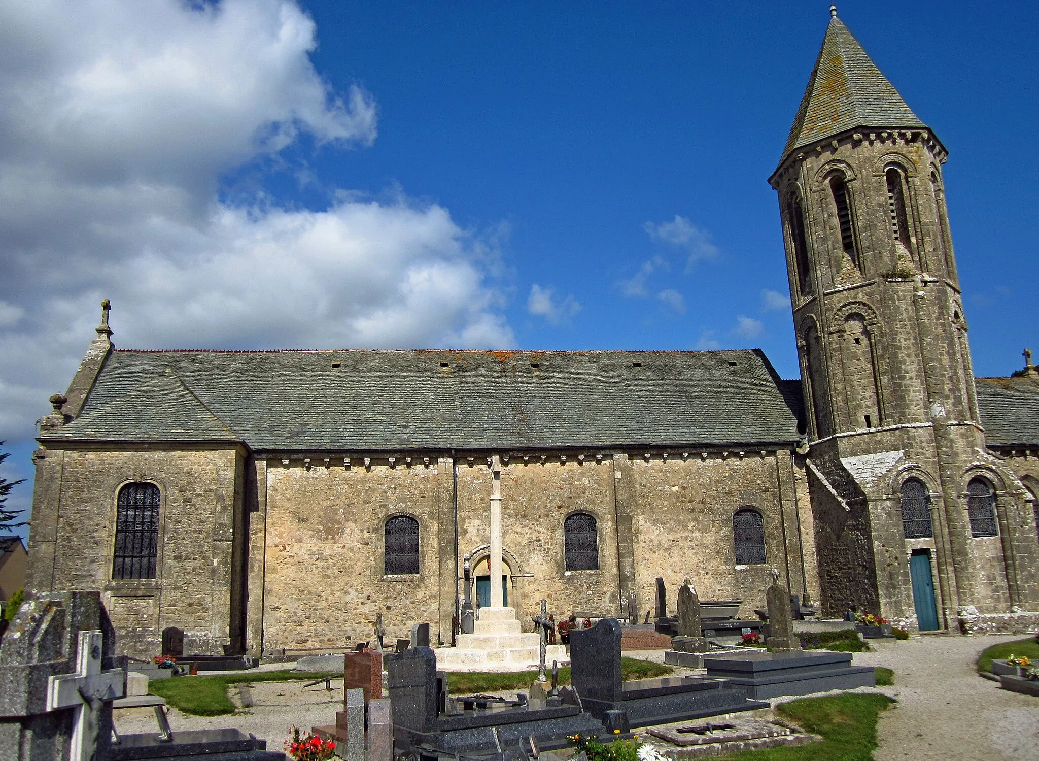 Photo showing: This building is indexed in the base Mérimée, a database of architectural heritage maintained by the French Ministry of Culture, under the reference PA00110616 .