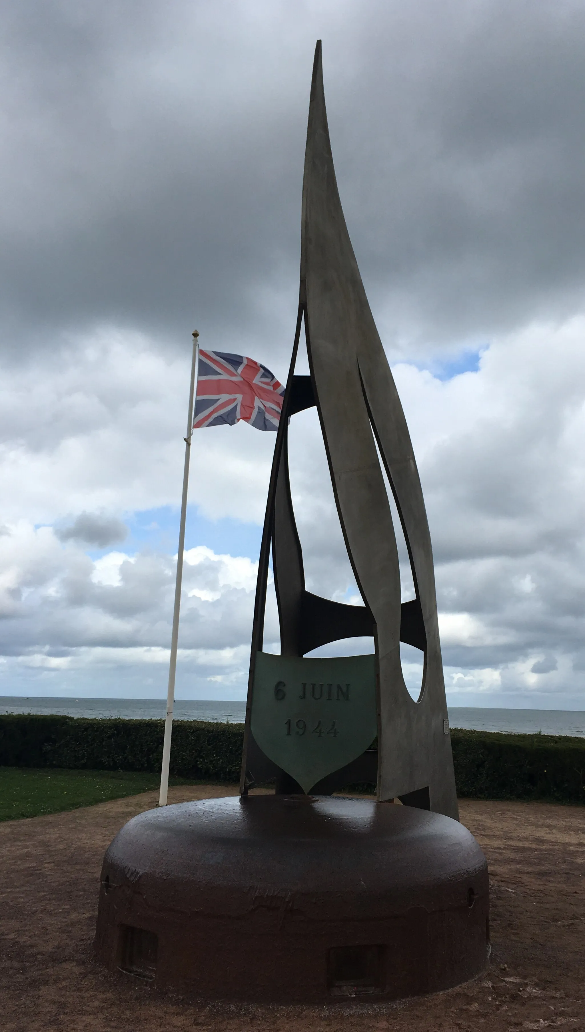 Photo showing: Monument commemorating the landing of the Kieffer Commandos on Sword beach on 6th June 1944