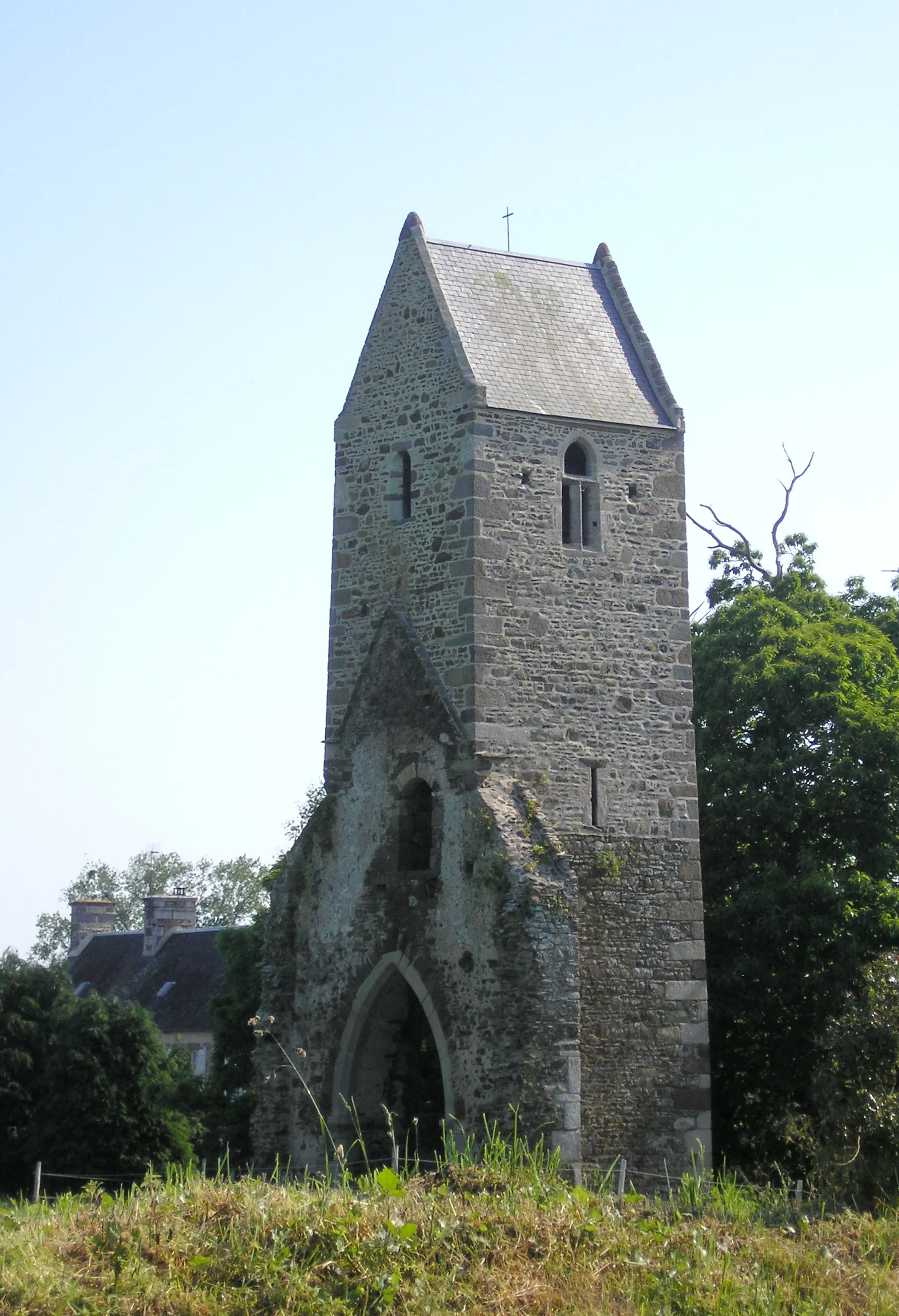 Photo showing: Trelly (Normandie, France). Le clocher de l'église Saint-Louet de Saint-Louet-sur-Sienne.