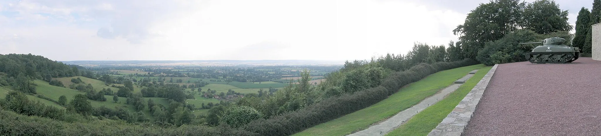 Photo showing: View from Mont Ormel (Hill 262) into the valley of Dives