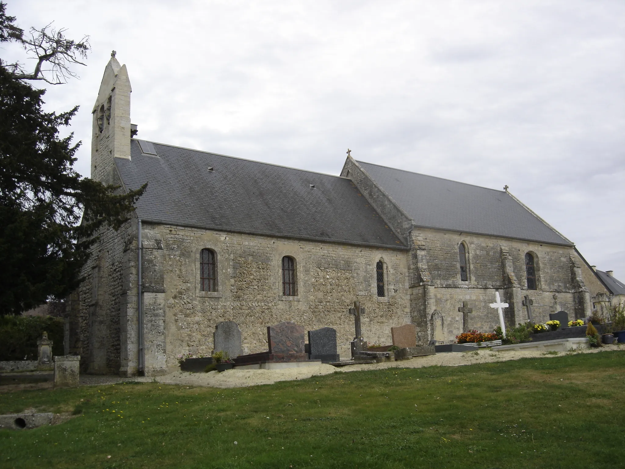 Photo showing: This building is indexed in the base Mérimée, a database of architectural heritage maintained by the French Ministry of Culture, under the reference PA14000049 .