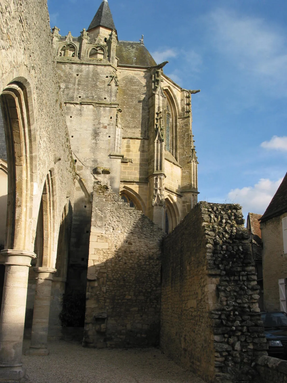 Photo showing: This building is indexed in the base Mérimée, a database of architectural heritage maintained by the French Ministry of Culture, under the reference PA00110798 .