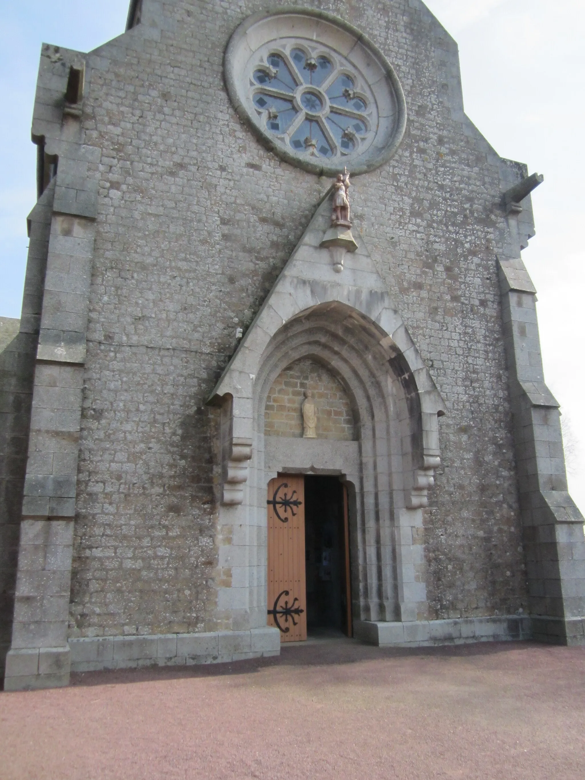 Photo showing: église Saint-Pair de fr:Saint-Pois