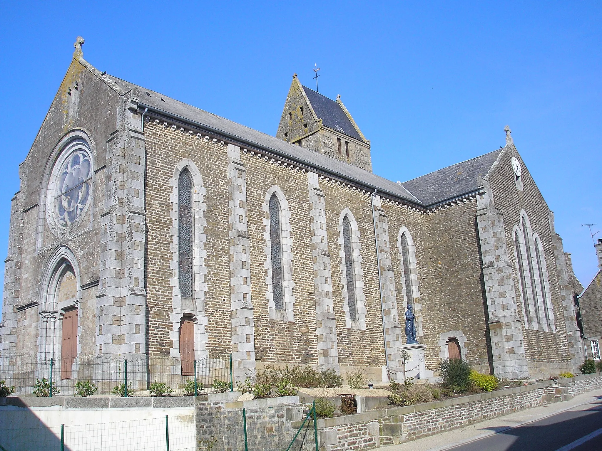 Photo showing: Saint-Laurent-de-Cuves (Normandie, France). L'église.