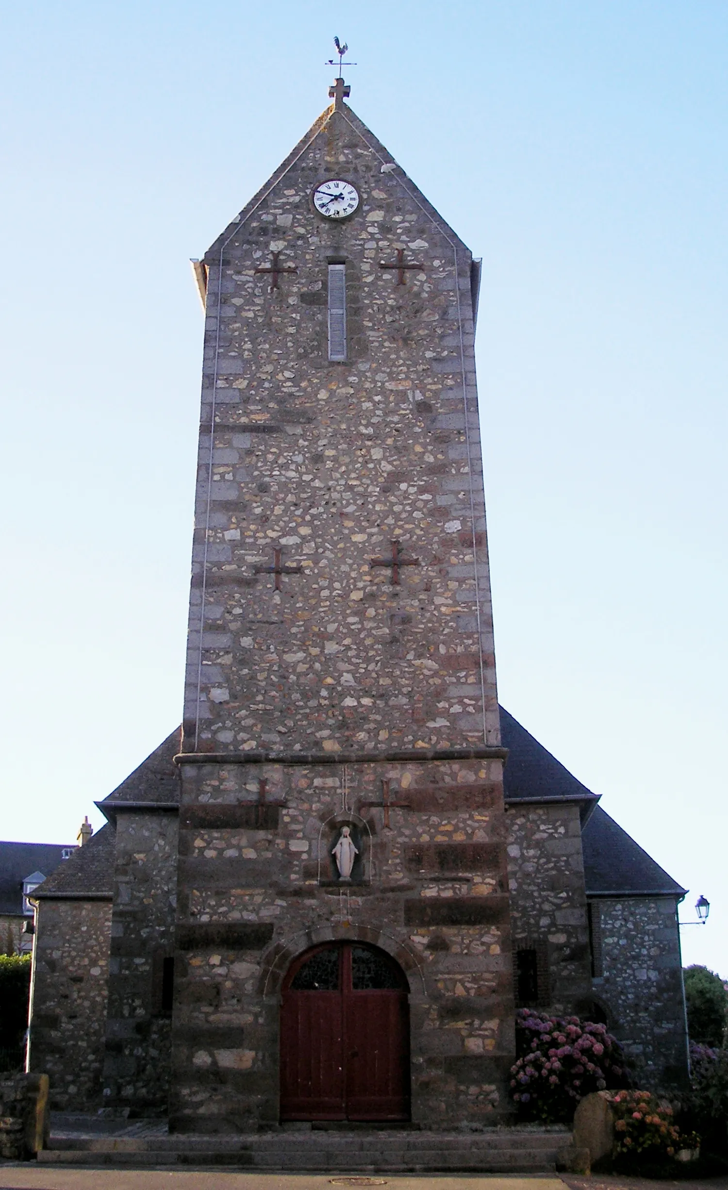 Photo showing: La Ferrière-aux-Étangs (Normandie, France). L'église Notre-Dame.