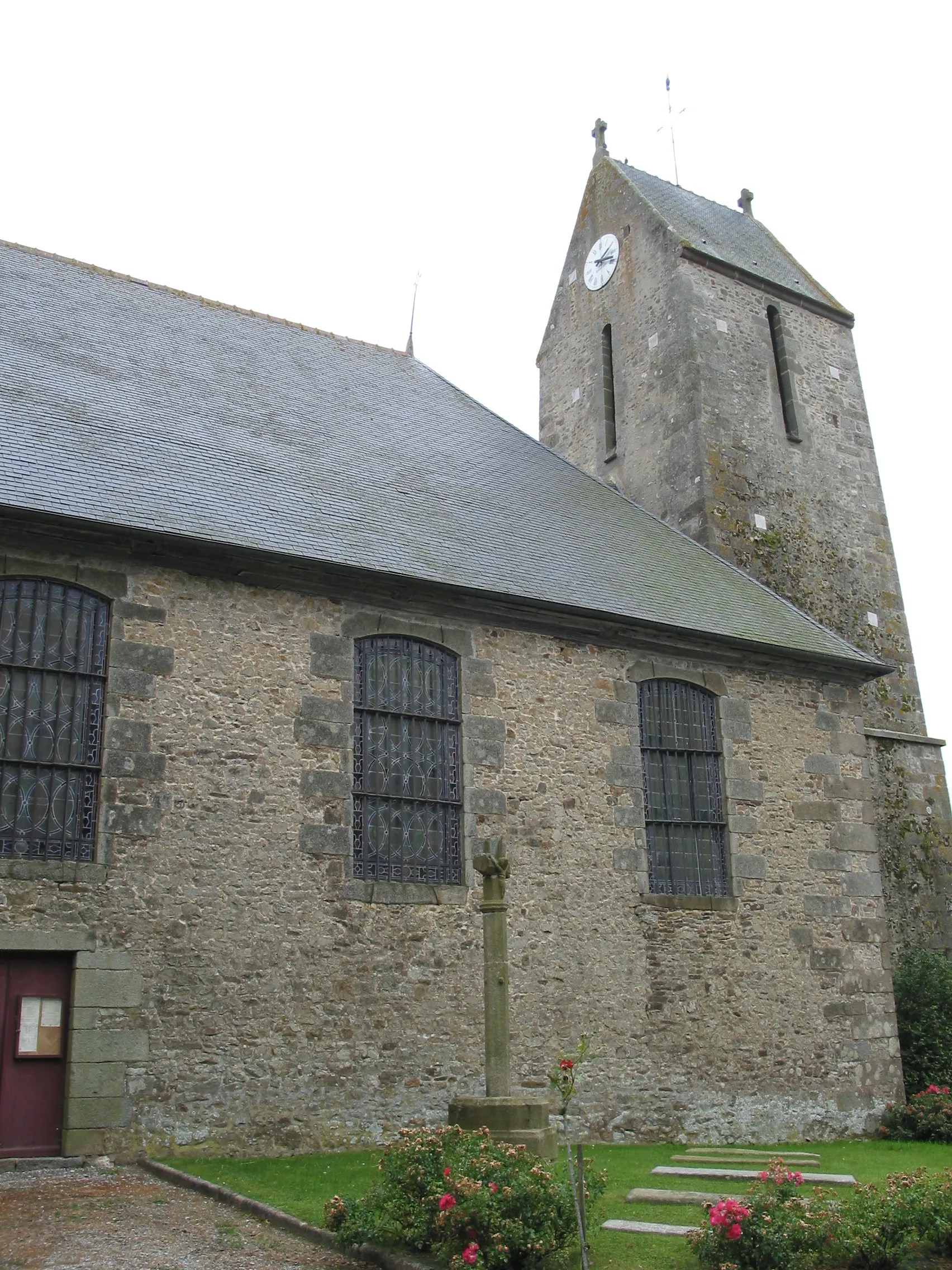 Photo showing: This building is indexed in the base Mérimée, a database of architectural heritage maintained by the French Ministry of Culture, under the reference PA00110770 .