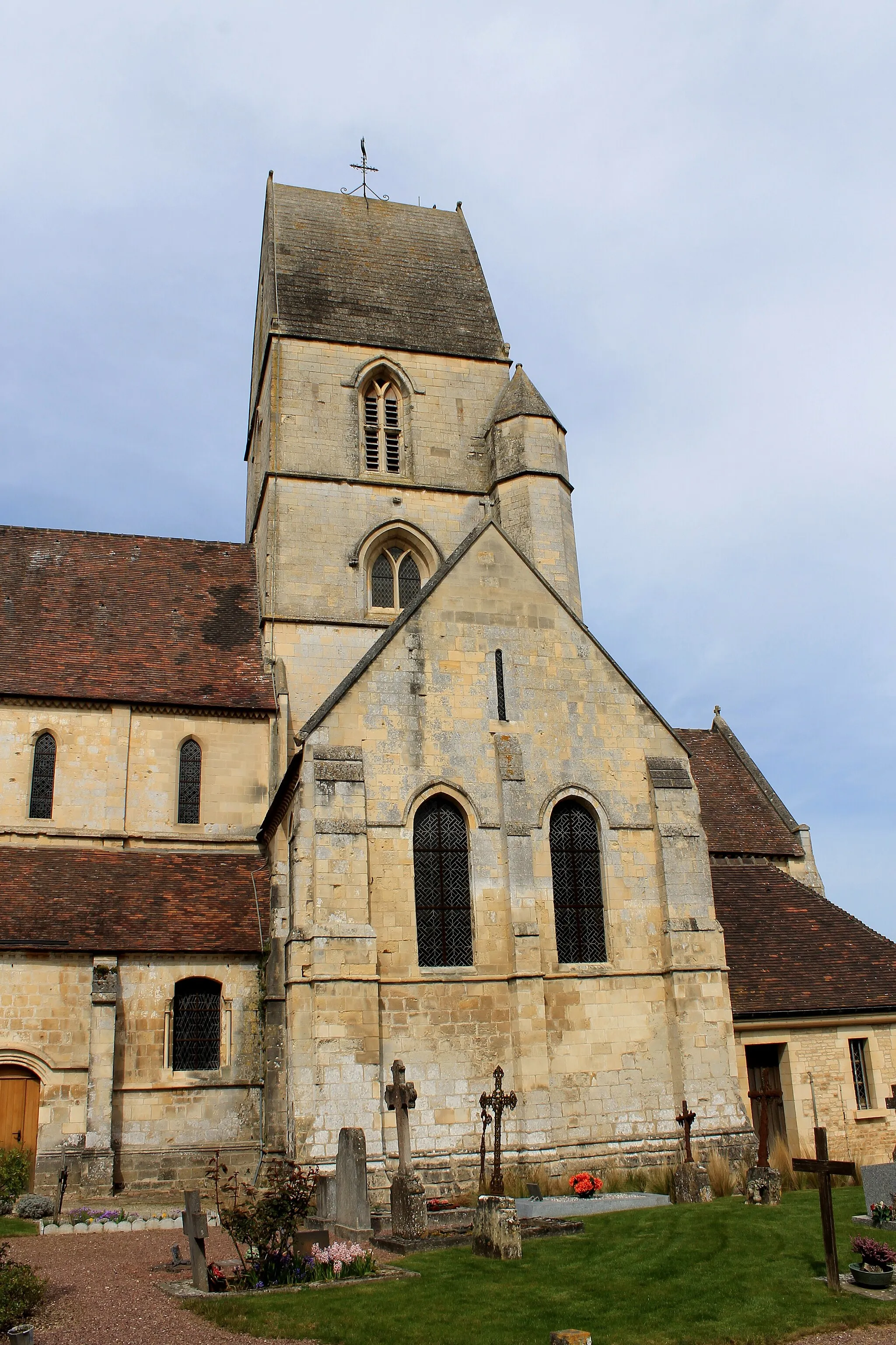 Photo showing: Clocher, face sud de l'église Saint-Germain de Verson (Calvados)