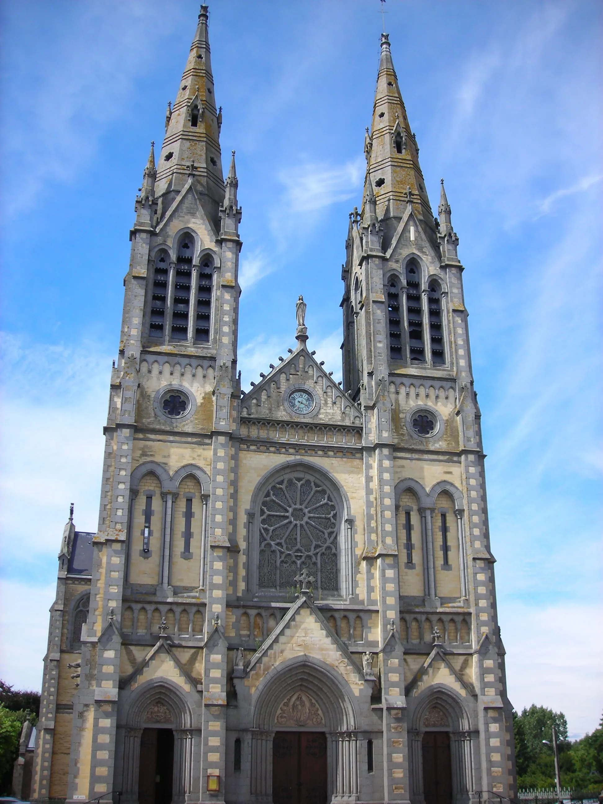 Photo showing: L'église Notre Dame à Vimoutiers (Orne, France, Europe)