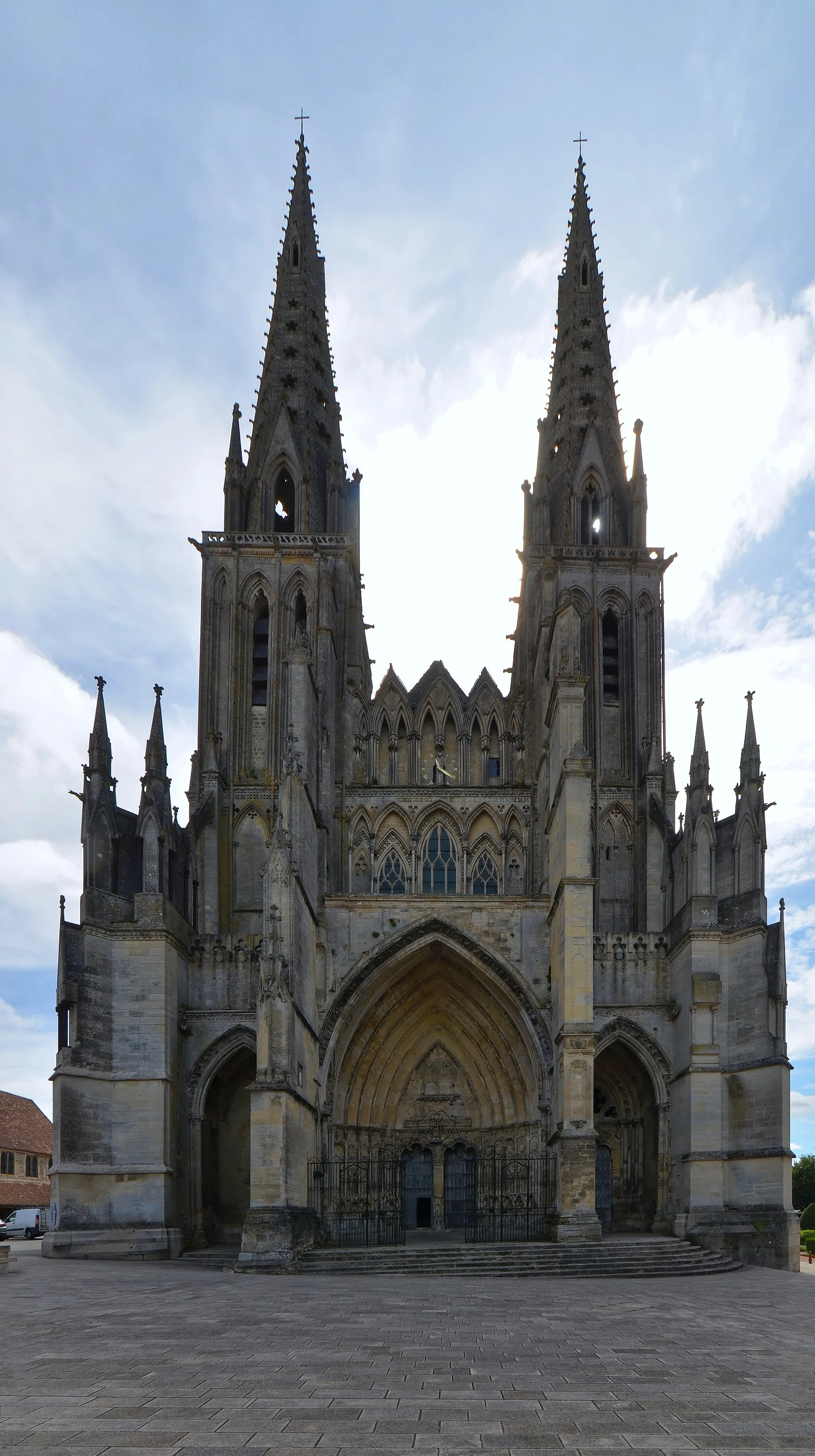 Photo showing: Sées (Orne) - Cathédrale Notre-Dame - Façade occidentale
fr.wikipedia.org/wiki/Cath%C3%A9drale_Notre-Dame_de_S%C3%...