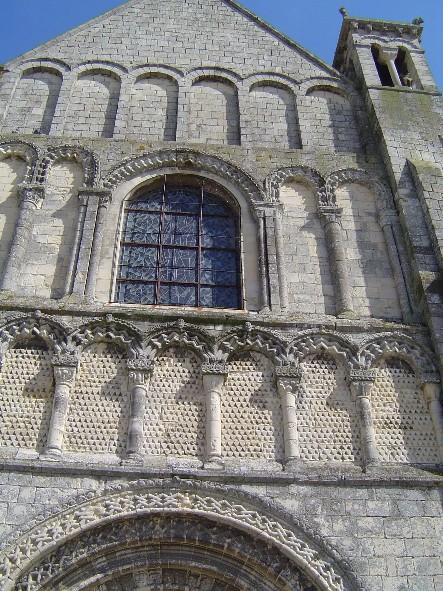 Photo showing: église de Ouistreham dans le Calvados en fr:France. Cette église a été construite entre le XIIème et le XIIIème siècle