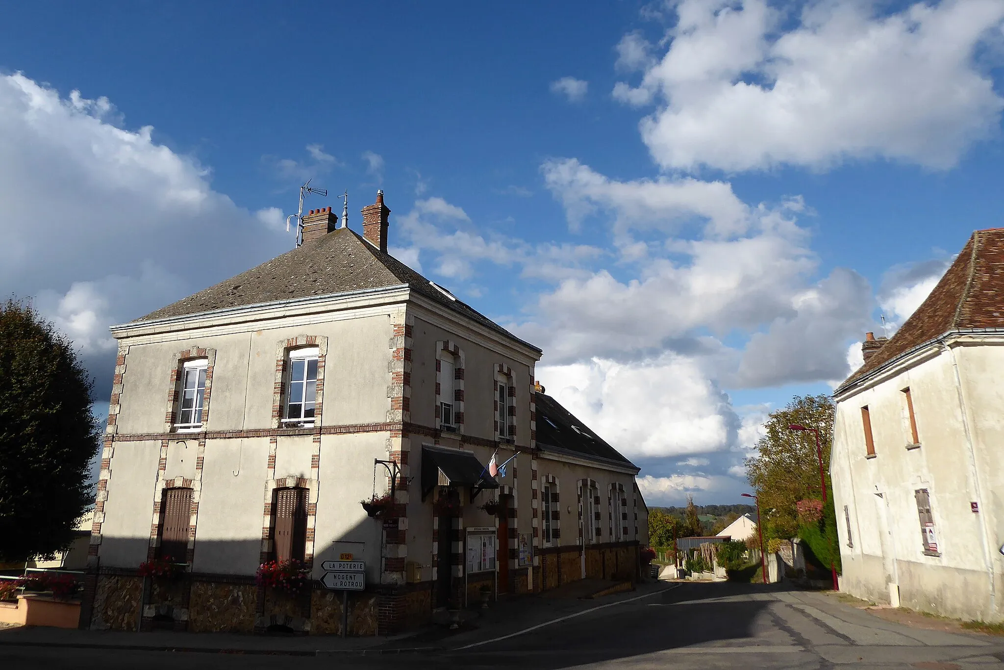 Photo showing: mairie de Coudreceau, Eure-et-Loir, France.
