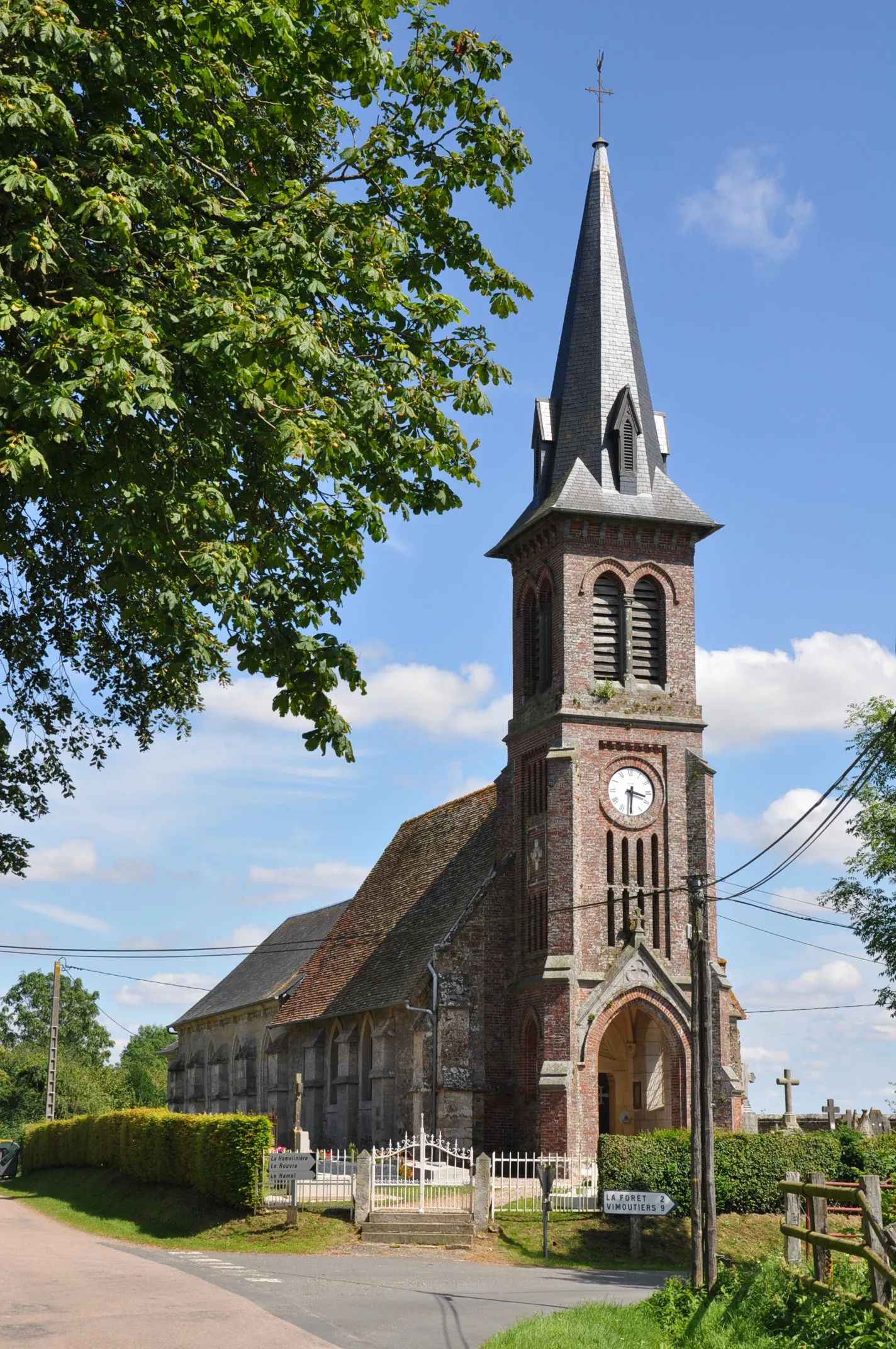 Photo showing: The Notre Dame of Bellou, in Bellou (Calvados department, Lower Normandy, France).