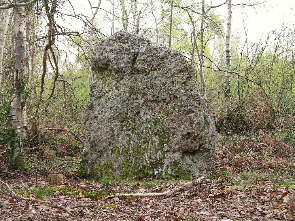 Photo showing: Menhir de la Pierre Tournante