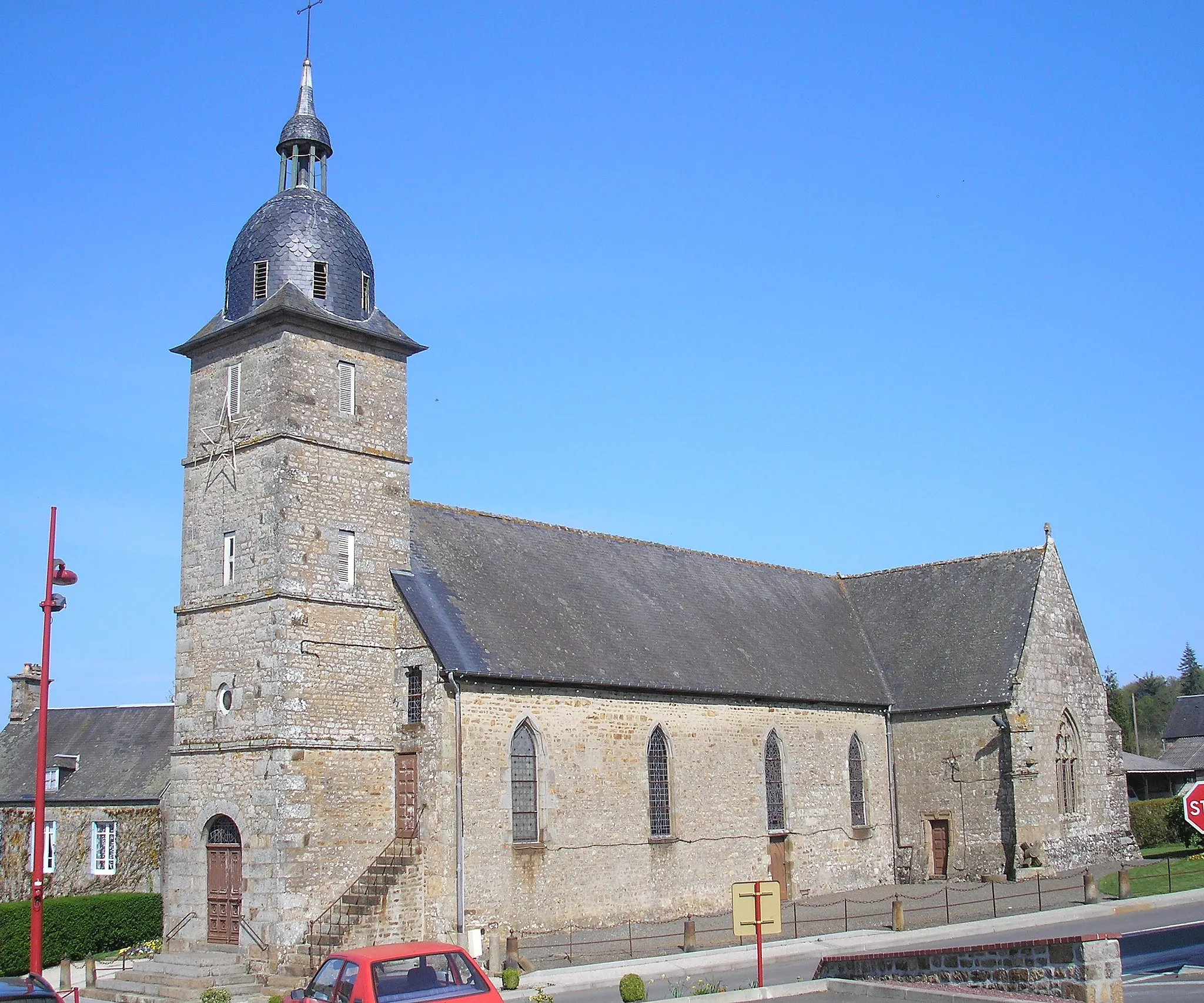 Photo showing: Sainte-Honorine-la-Chardonne (Normandie, France). L'église Sainte-Honorine.