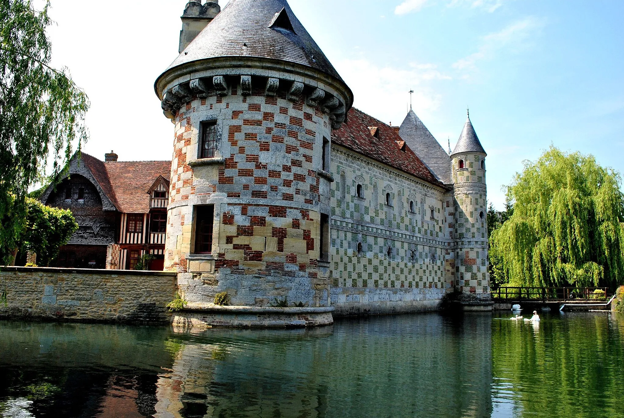 Photo showing: The moat of the castle.