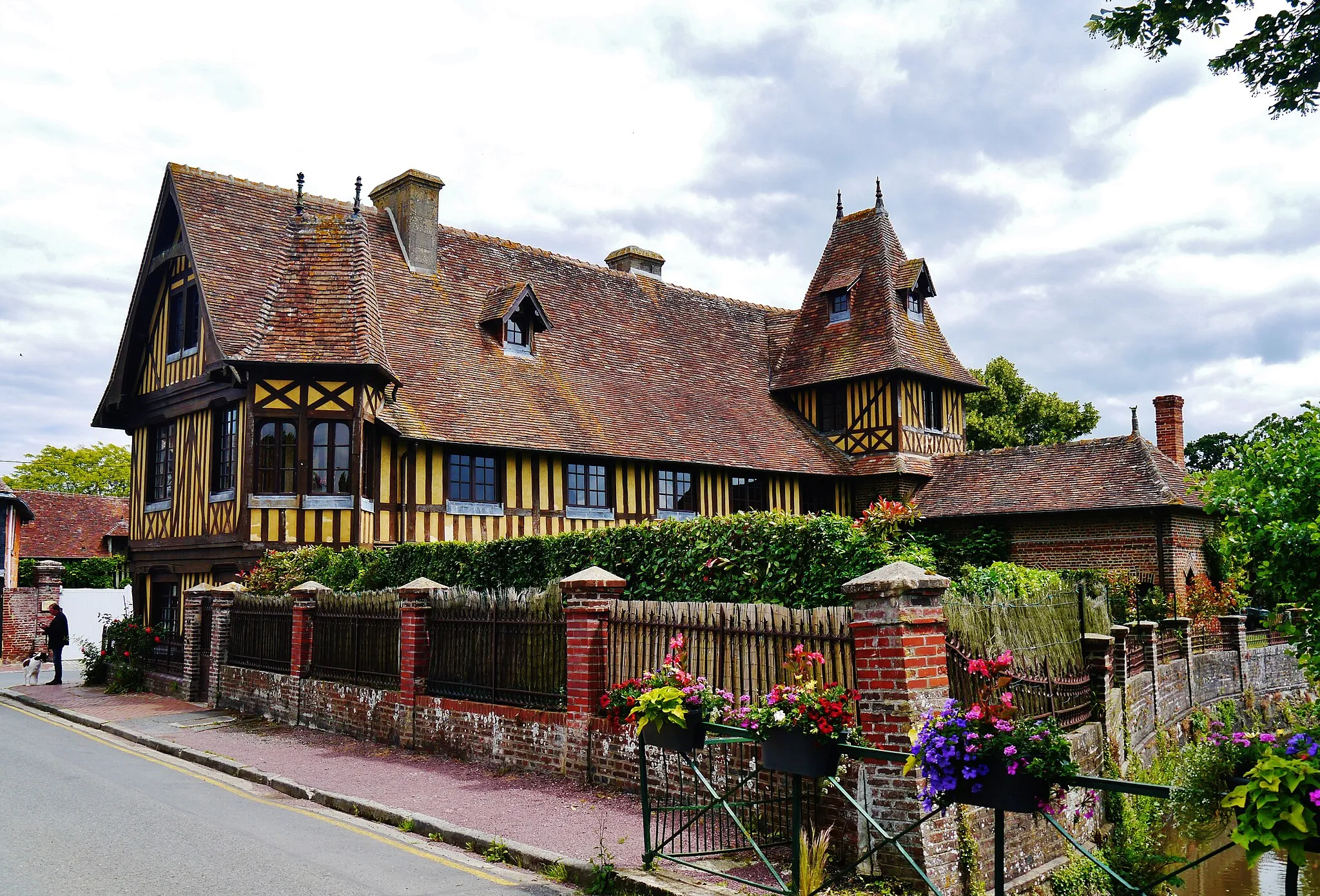 Photo showing: Beuvron-en-Auge Manor, Beuvron-en-Auge, Department of Calvados, Region of Normandy (former Lower Normandy), France