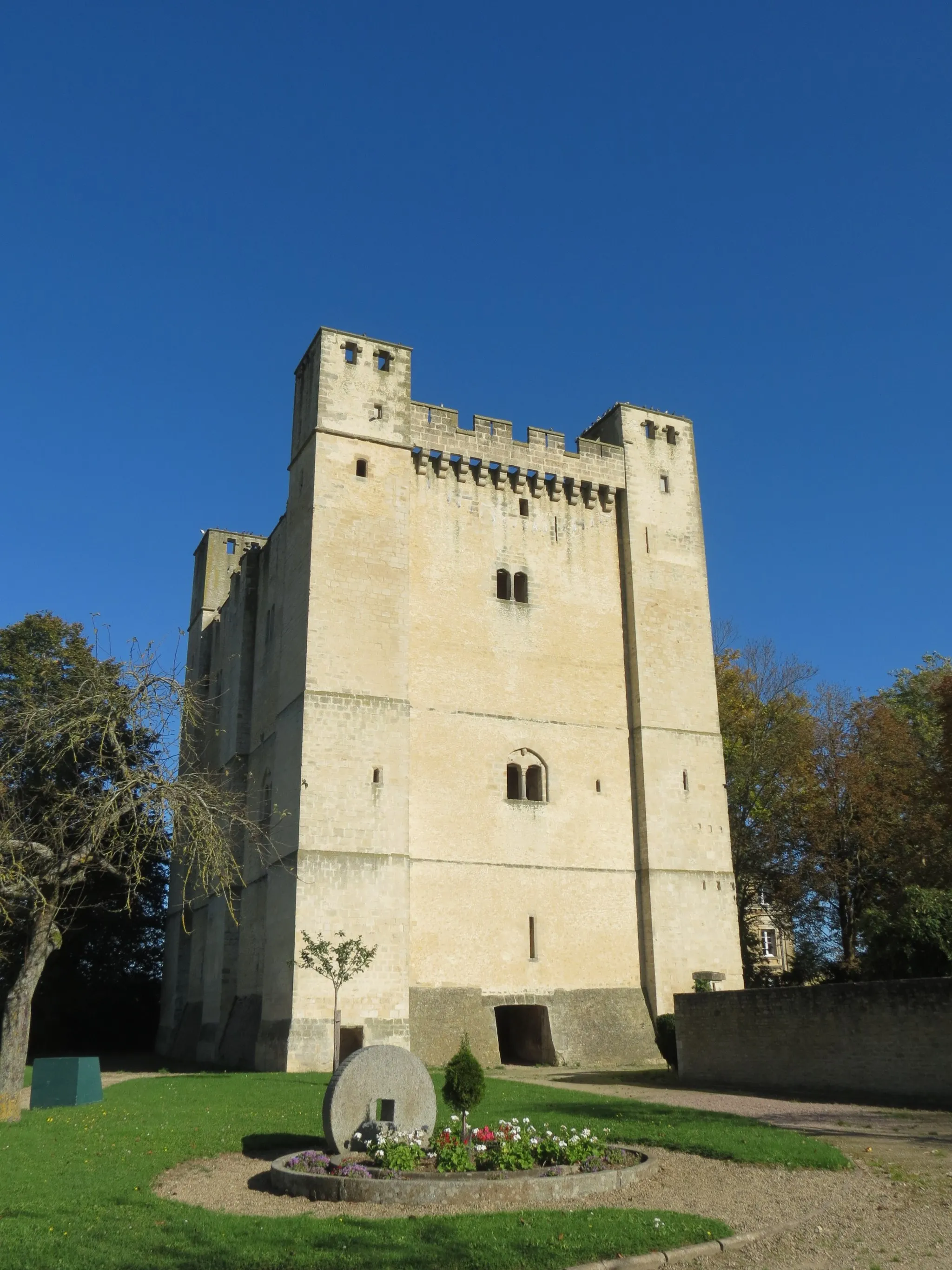 Photo showing: Donjon de Chambois