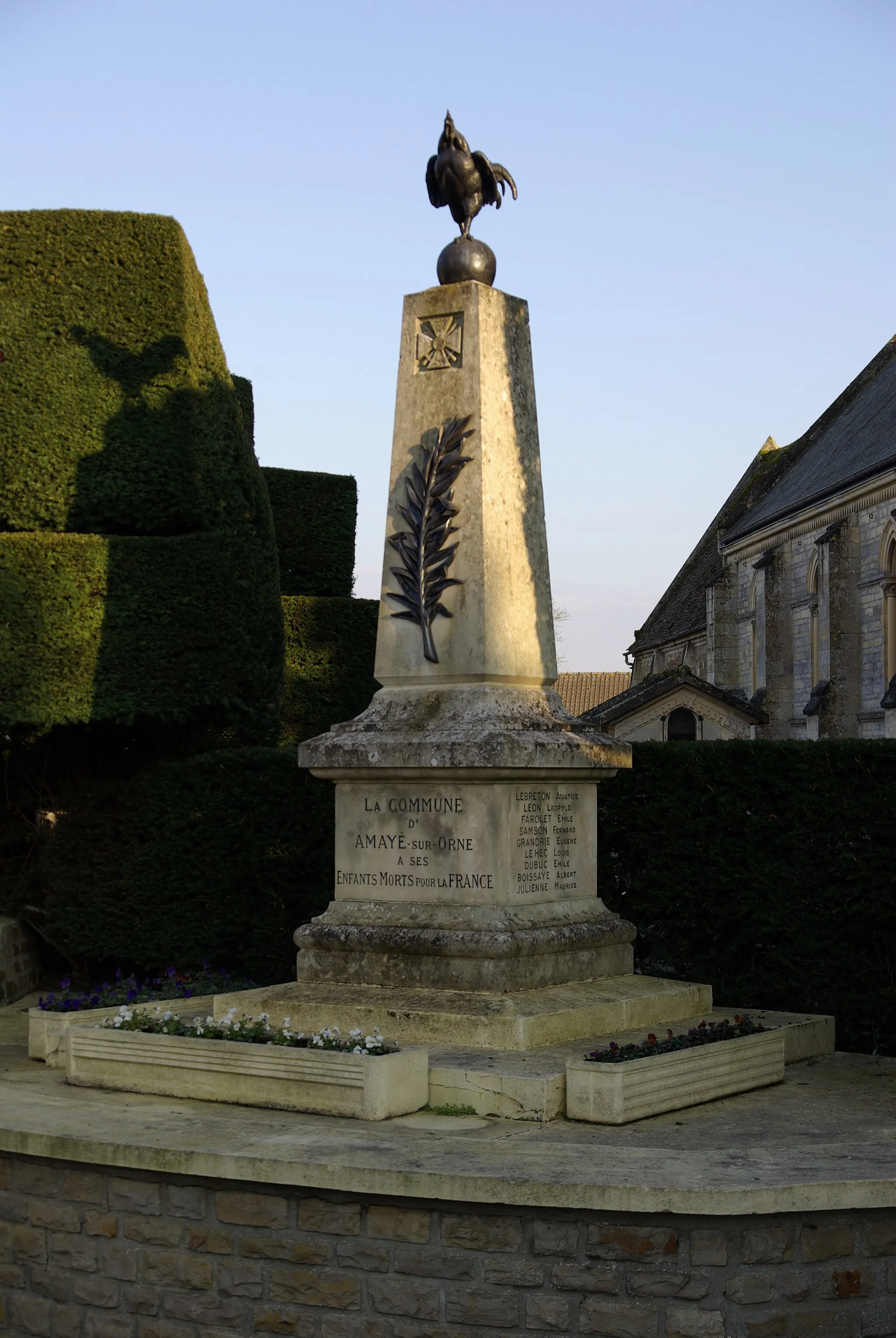 Photo showing: The War Memorial of Amayé-sur-Orne