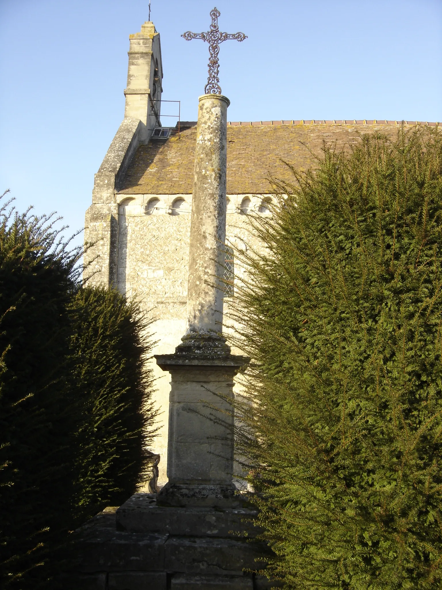 Photo showing: croix du cimetière paroissial d' Anisy