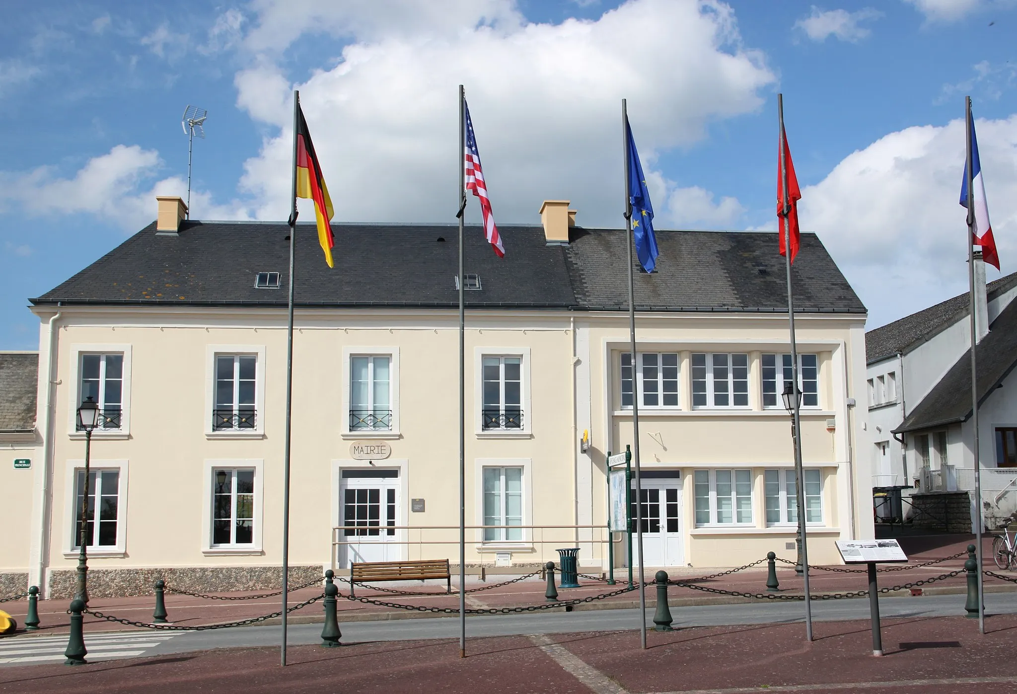 Photo showing: mairie de la cambe dans le calvados