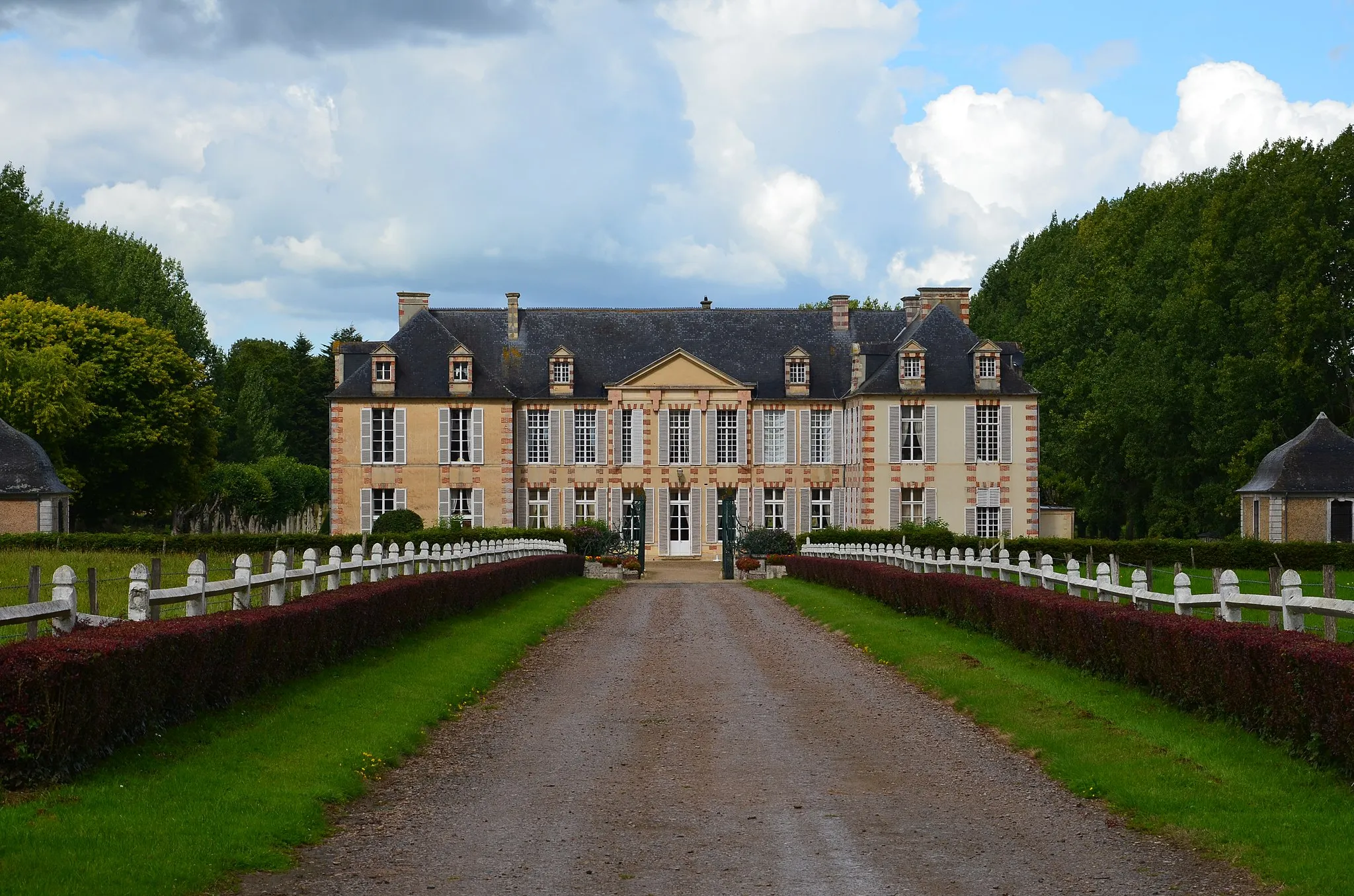 Photo showing: This building is inscrit au titre des monuments historiques de la France. It is indexed in the base Mérimée, a database of architectural heritage maintained by the French Ministry of Culture, under the reference PA14000059 .