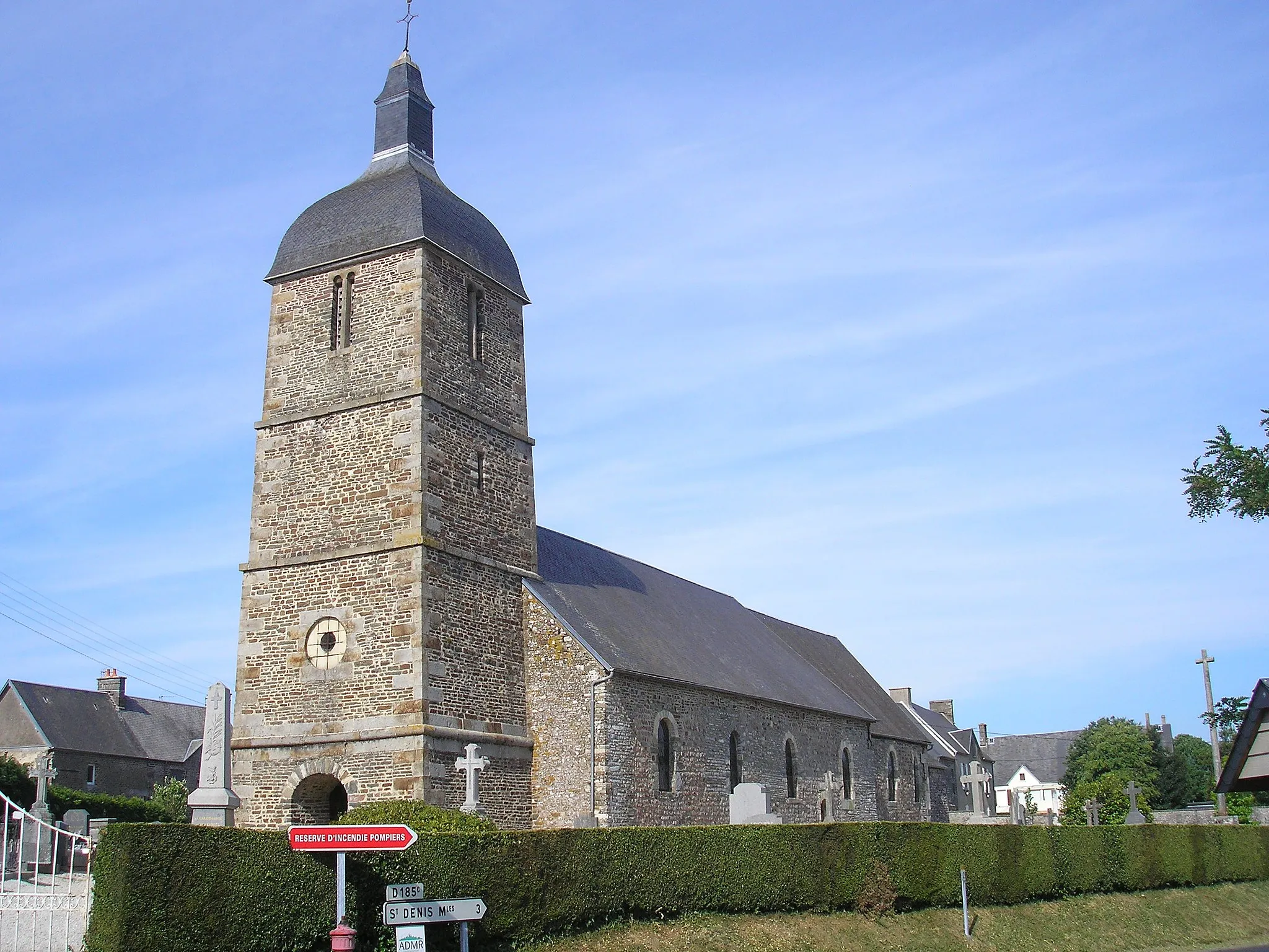 Photo showing: La Ferrière-Harang (Normandie, France). L'église Saint-Pierre.