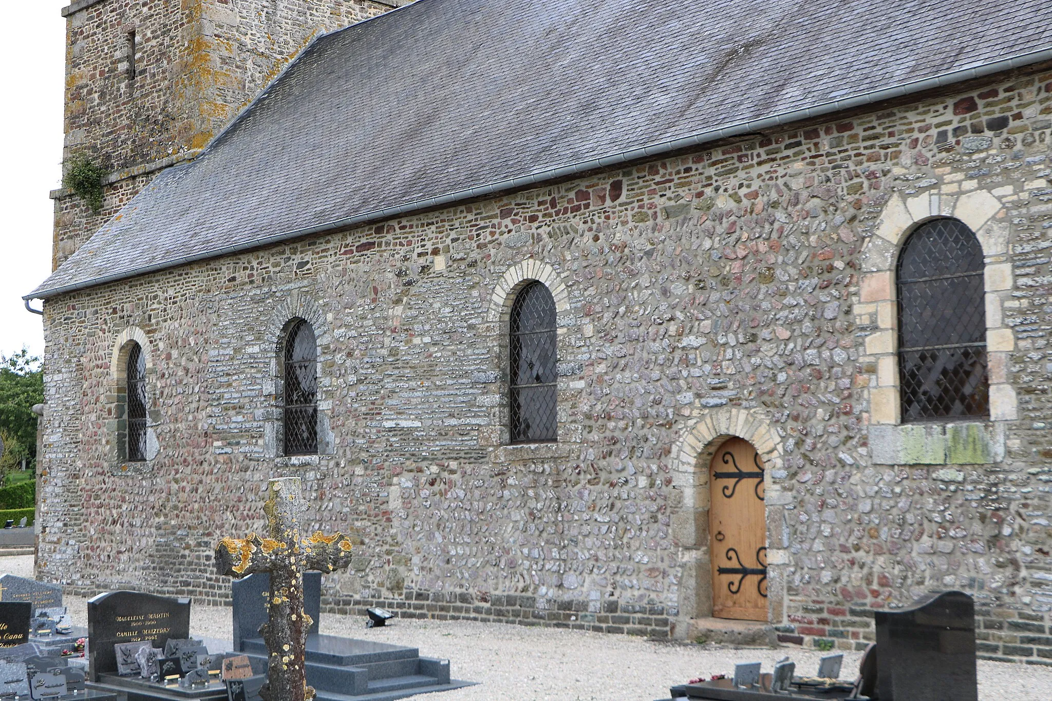 Photo showing: La Ferrière-Harang - Eglise Saint-Pierre