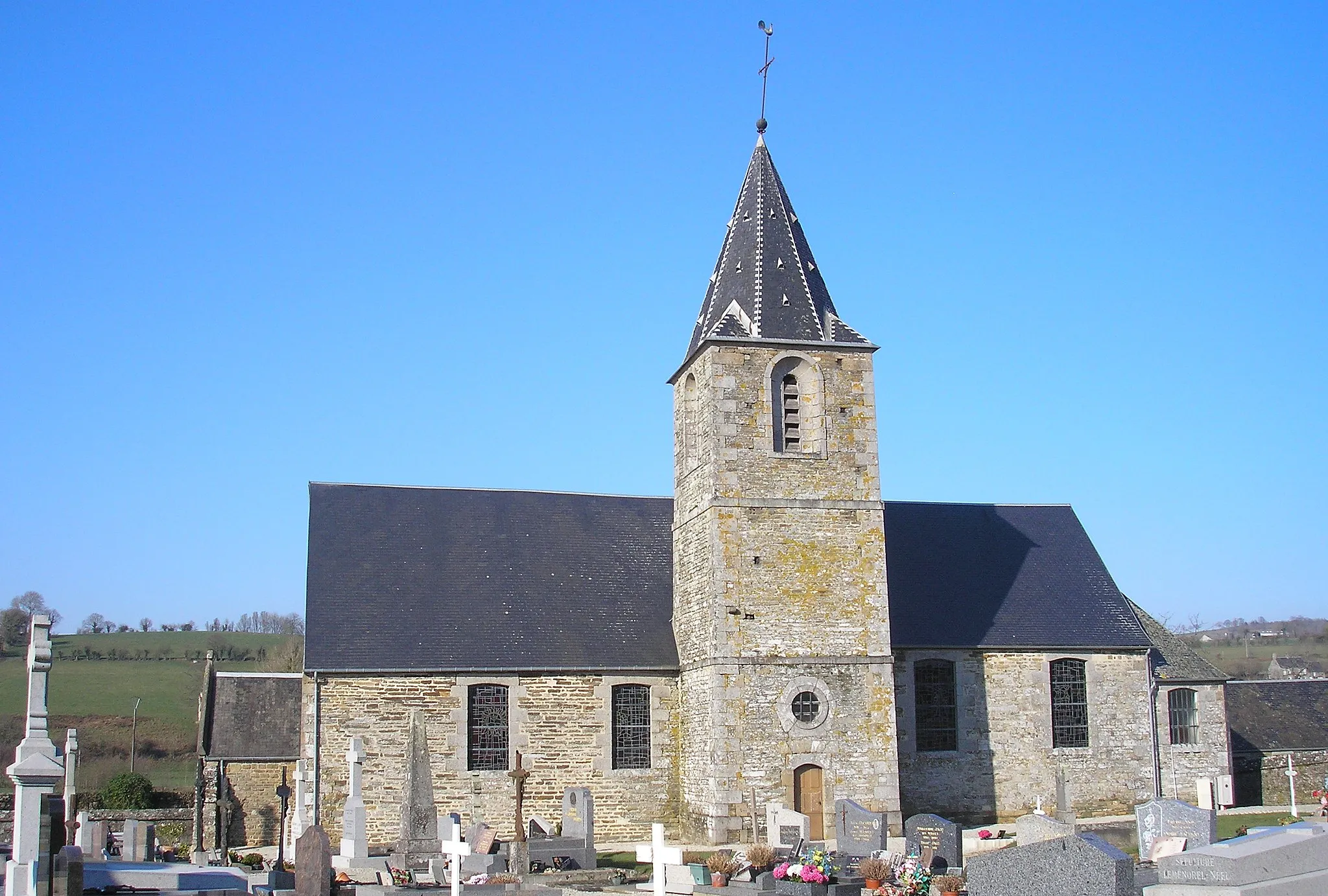 Photo showing: Sainte-Marie-Outre-l'Eau (Normandie, France). L'église Notre-Dame.