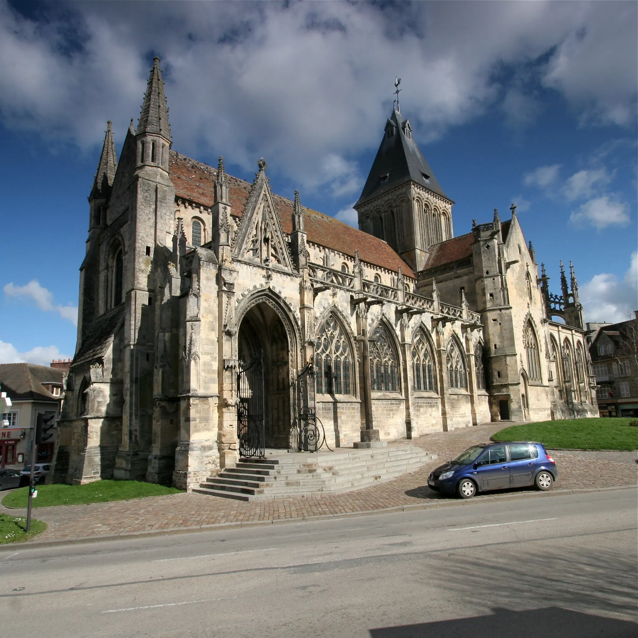 Photo showing: Angle sud-ouest de l'église Saint-Gervais de Falaise (Calvados, France)