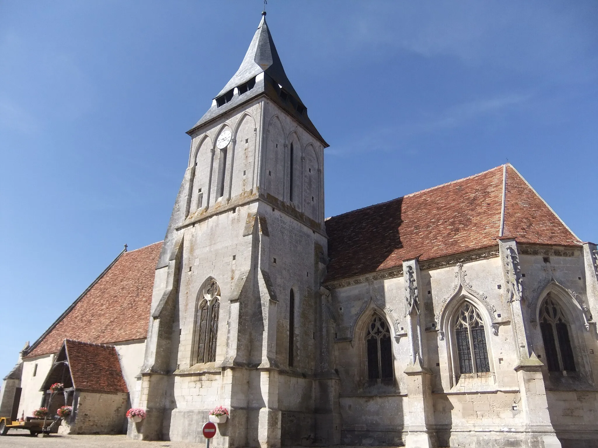 Photo showing: This building is indexed in the base Mérimée, a database of architectural heritage maintained by the French Ministry of Culture, under the reference PA00111269 .