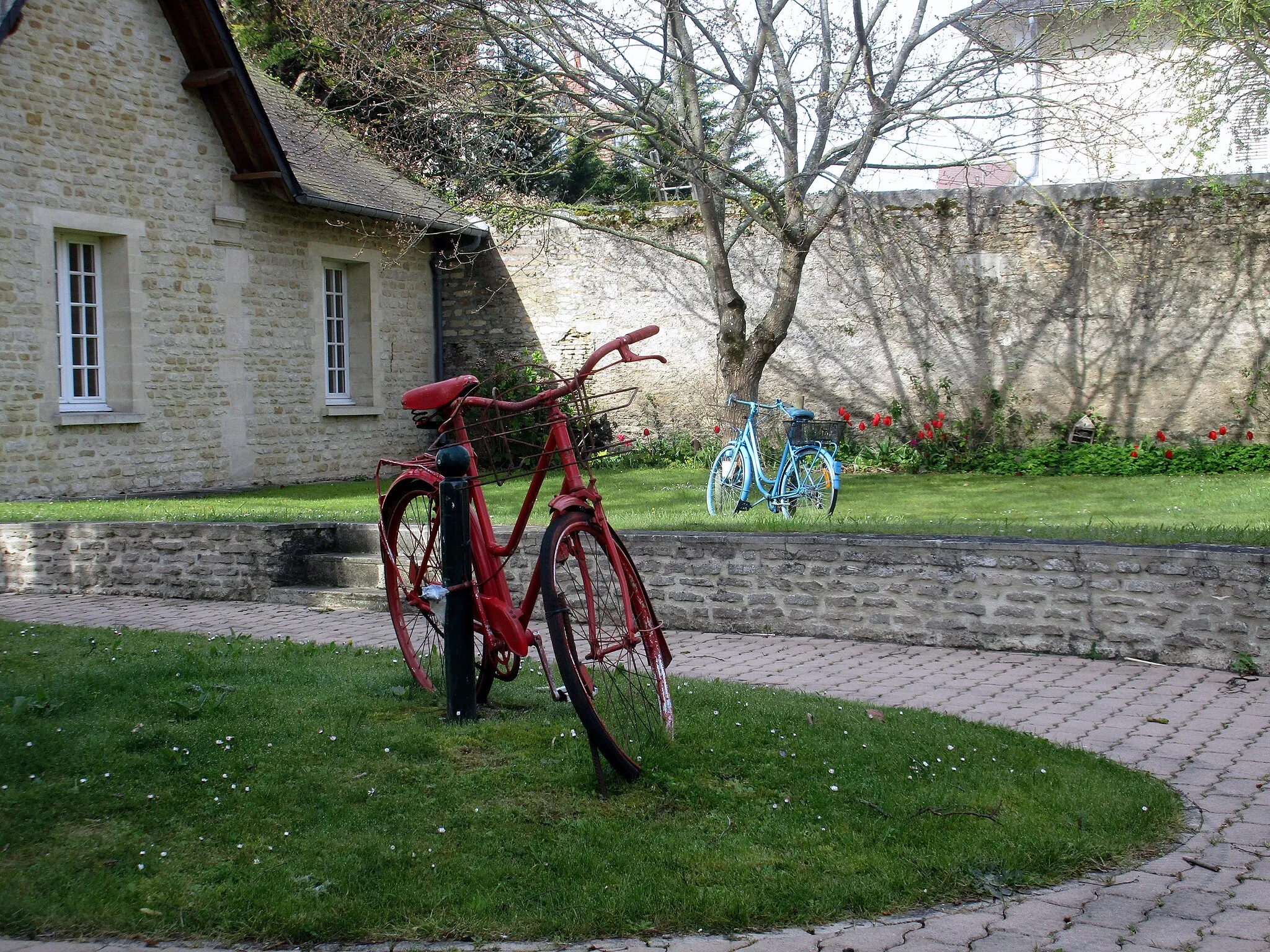 Photo showing: Parc de la Mairie de Saint-Aubin-sur-Mer - Calvados