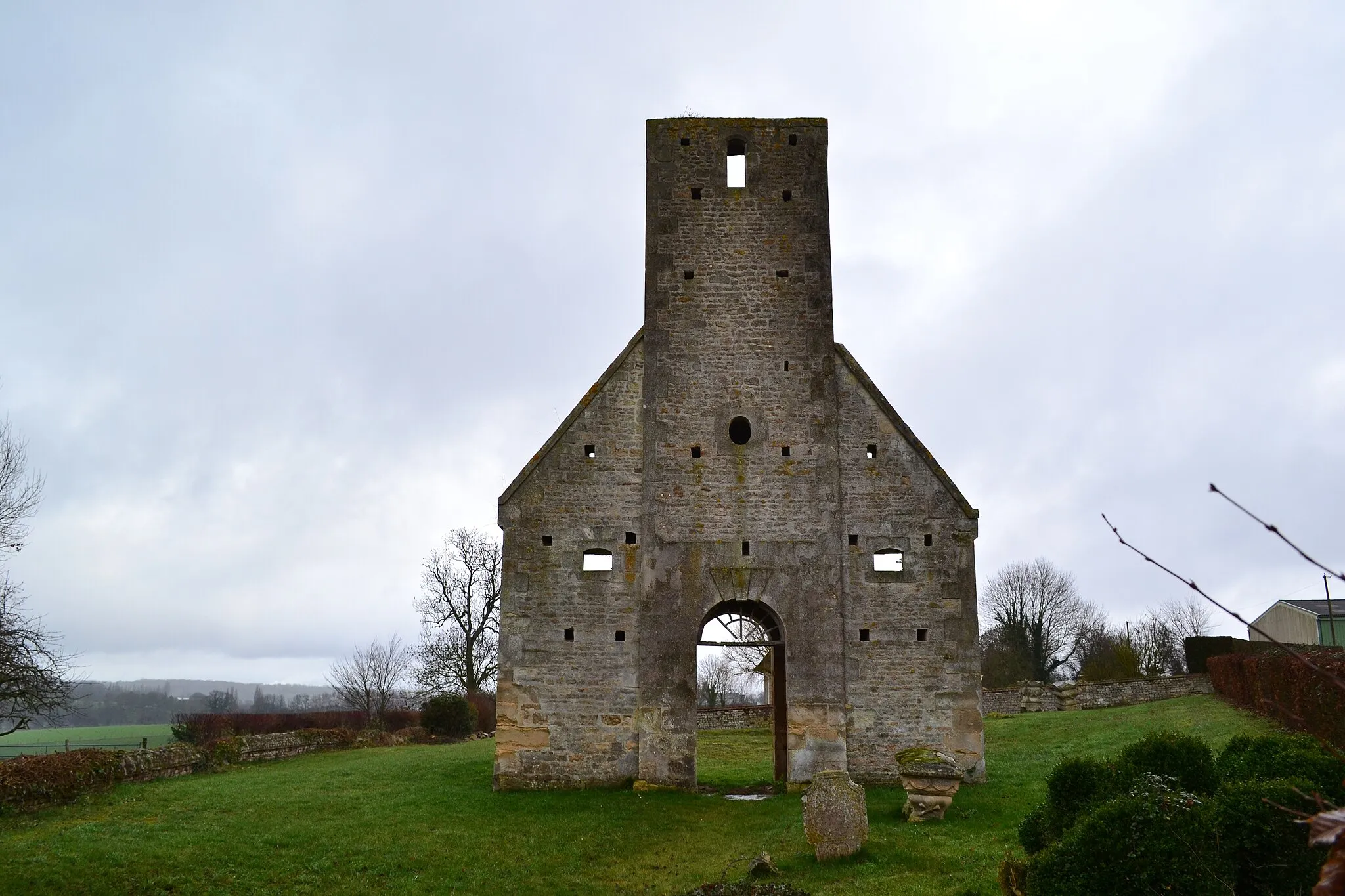 Photo showing: Ancienne église de Fierville à Avenay (Calvados, France)