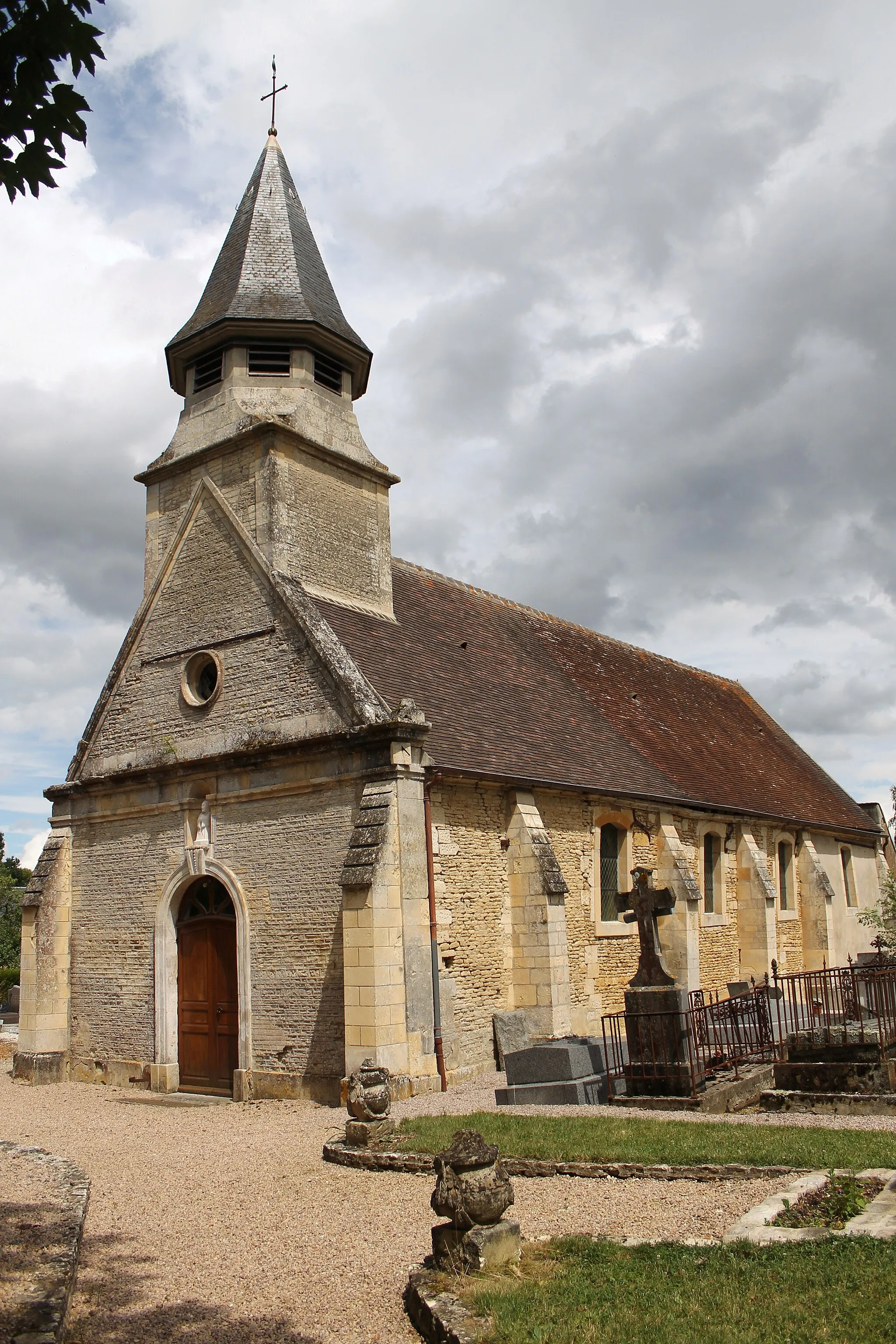 Photo showing: Église Sainte-Croix de Bissières (Calvados)