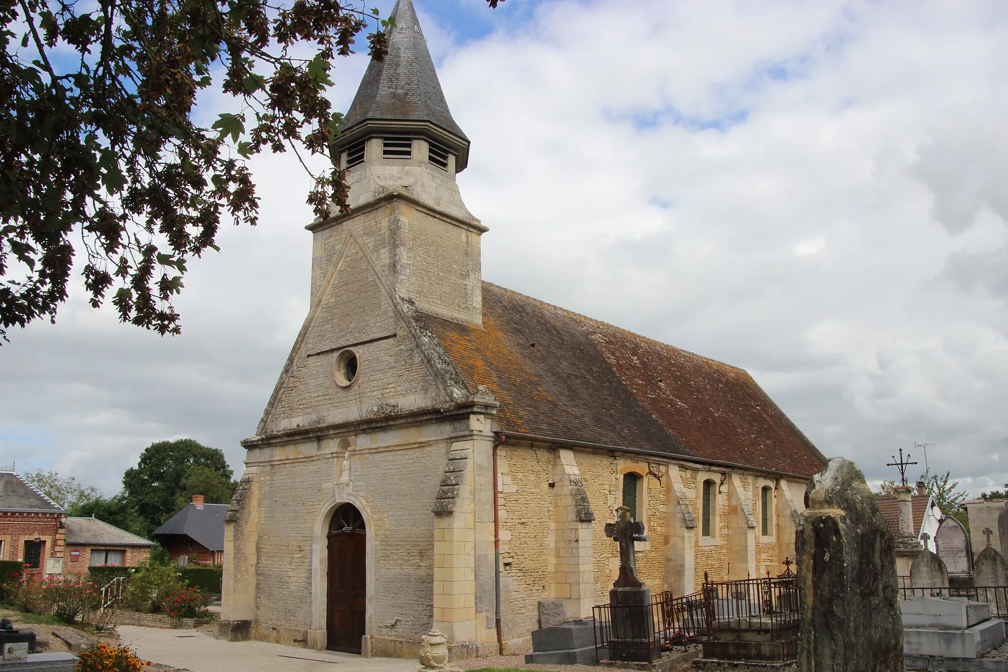 Photo showing: Église Sainte-Croix de Bissières