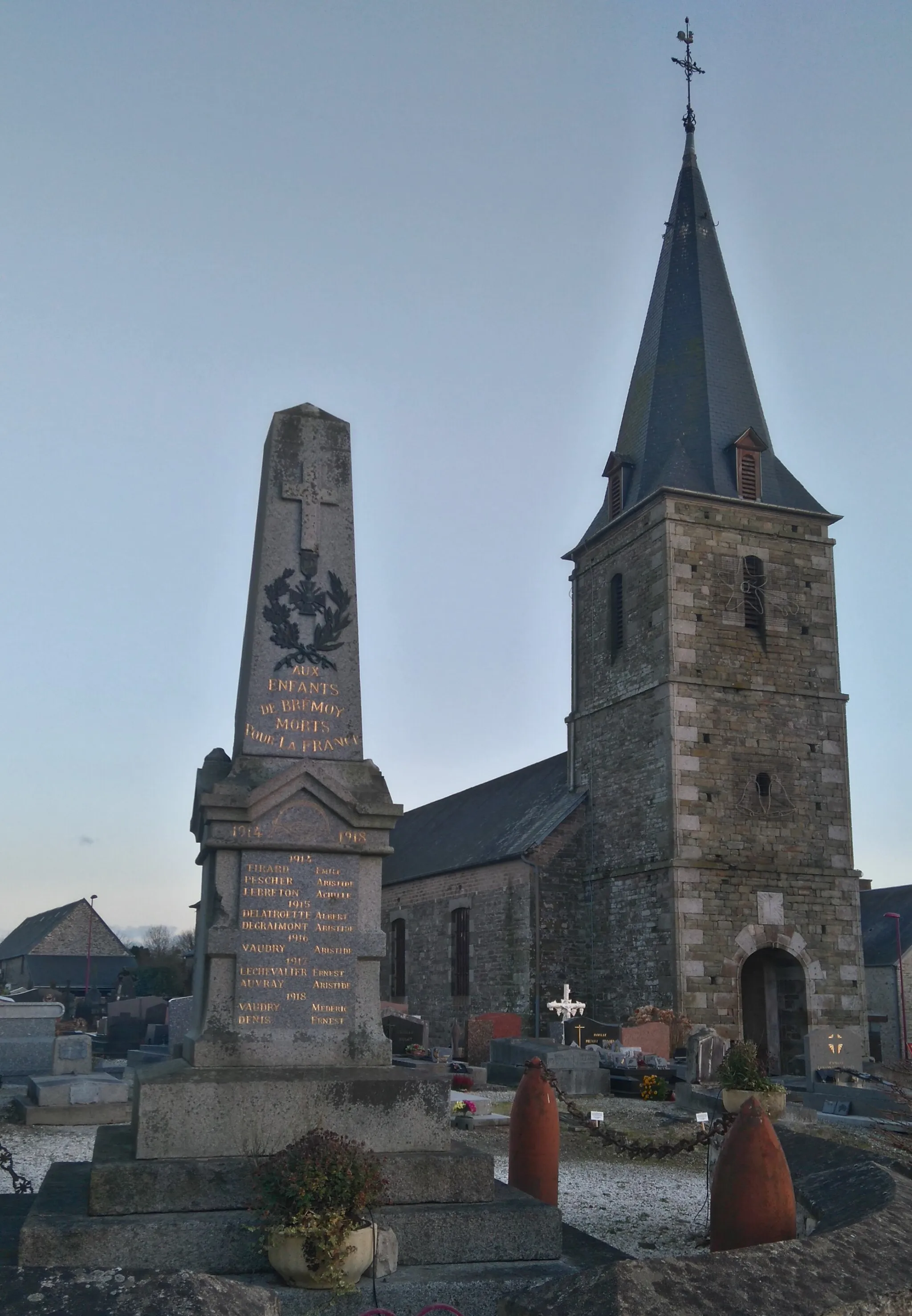 Photo showing: Monument aux morts de la commune de Brémoy