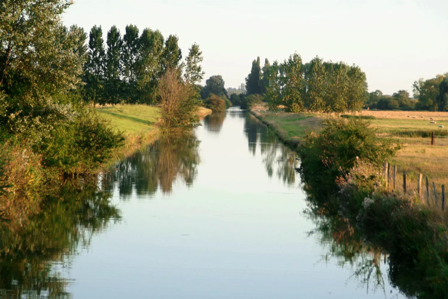 Photo showing: le Grand Canal dans les marais de la Dives