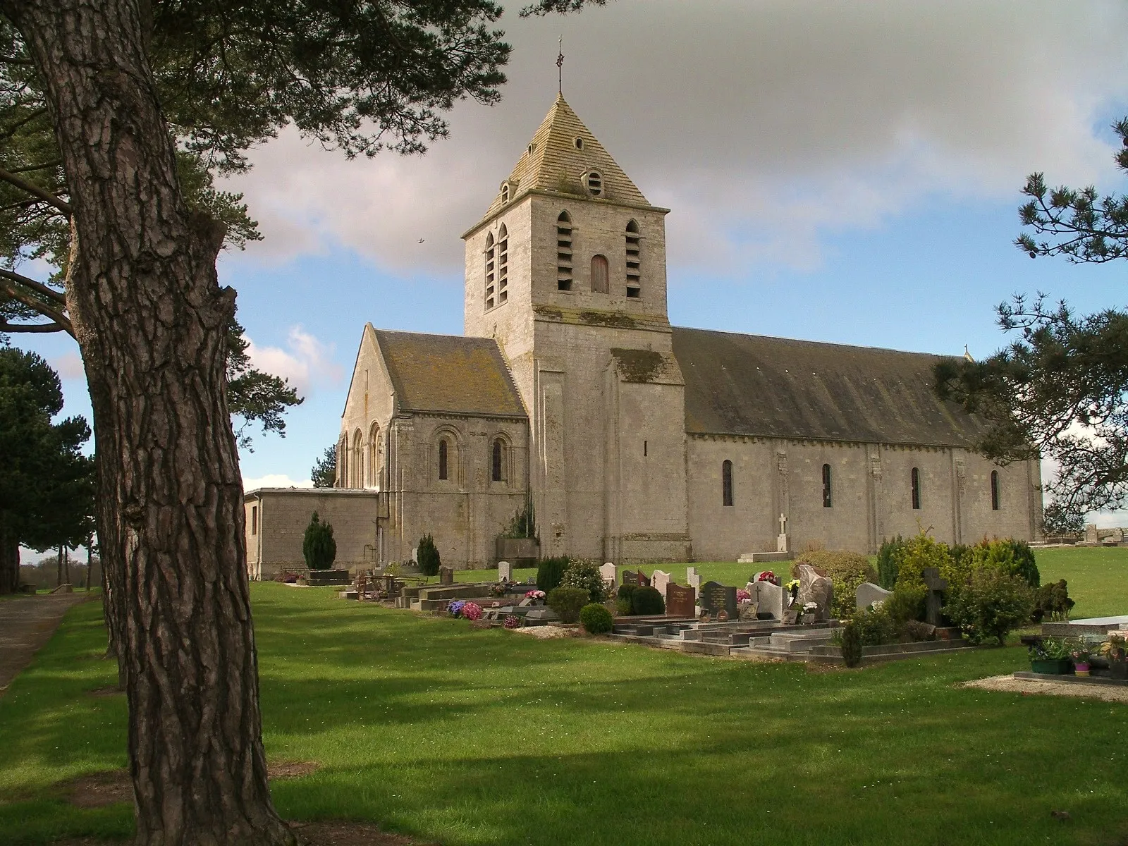 Photo showing: Eglise St Hilaire à Cairon (Calvados)