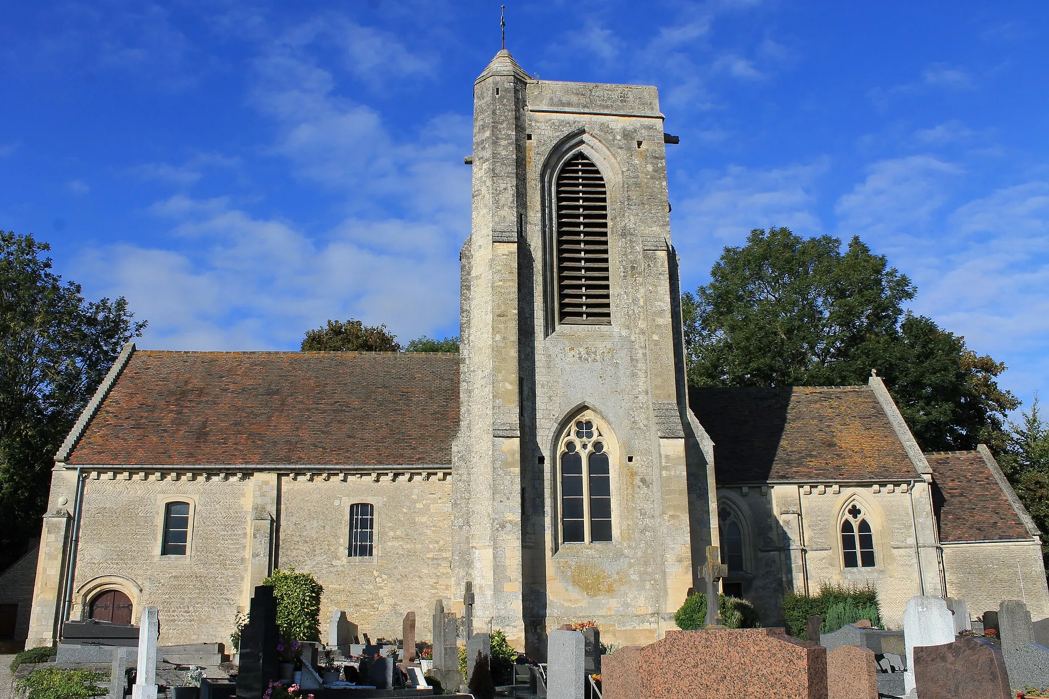 Photo showing: Église Saint-Martin de Cambes-en-Plaine (Calvados)