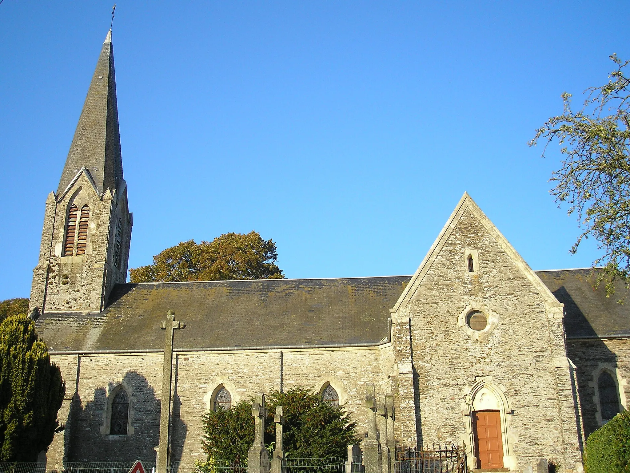 Photo showing: Campandré-Valcongrain (Normandie, France). L'église Saint-Pierre.