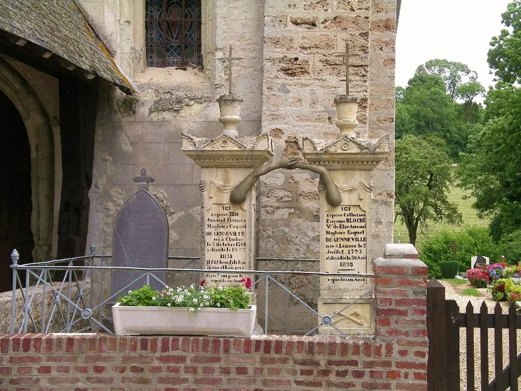 Photo showing: Tombe des époux Magloire Coquet de Genneville (Élie Amand et Eugénie) dont les deux monuments sont reliés symboliquement par deux bras en bronze. inscription re-peinte en 2009 par mr Christophe FIESCHI