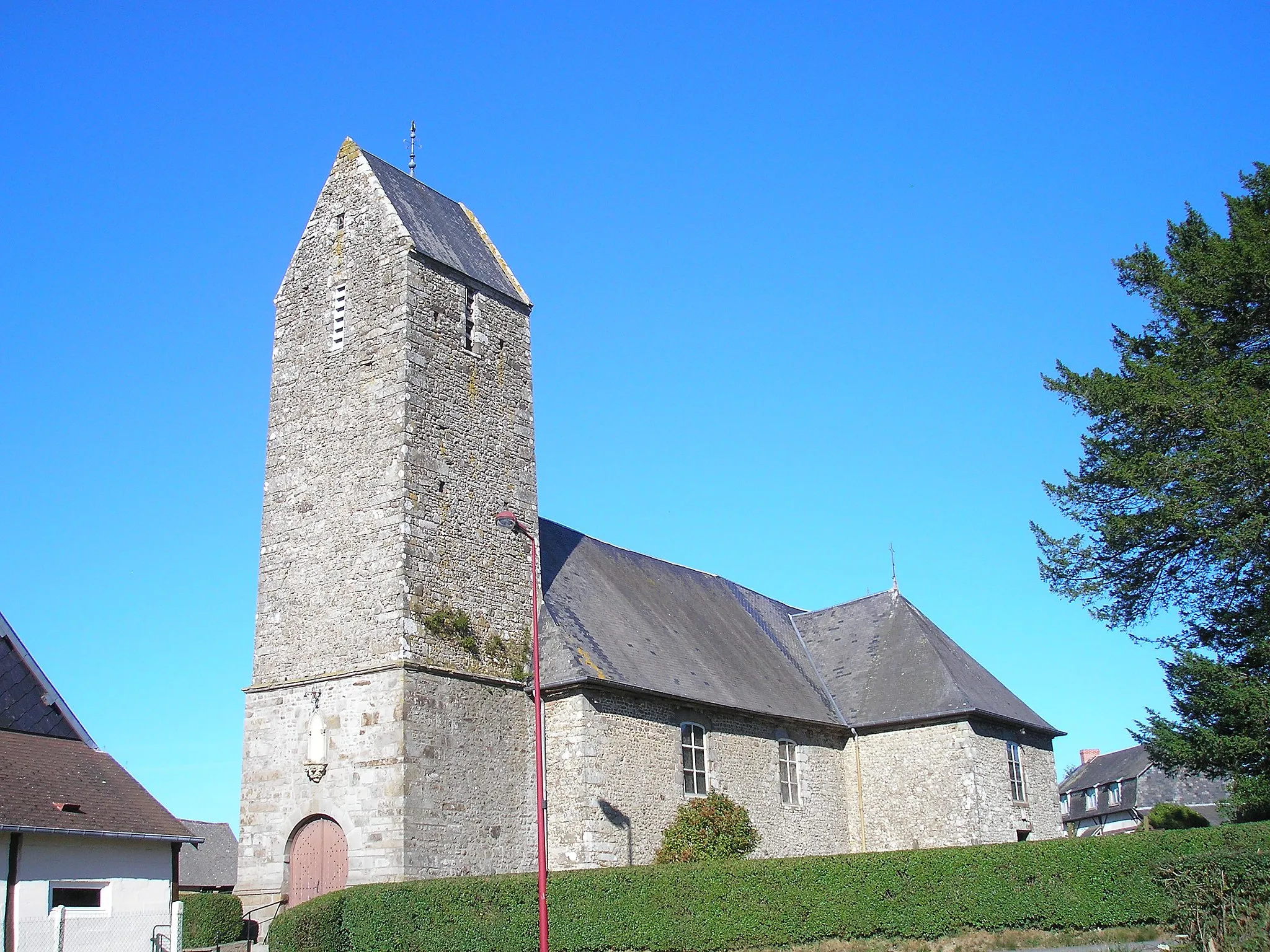 Photo showing: Saires-la-Verrerie (Normandie, France). L'église Saint-Patrice.