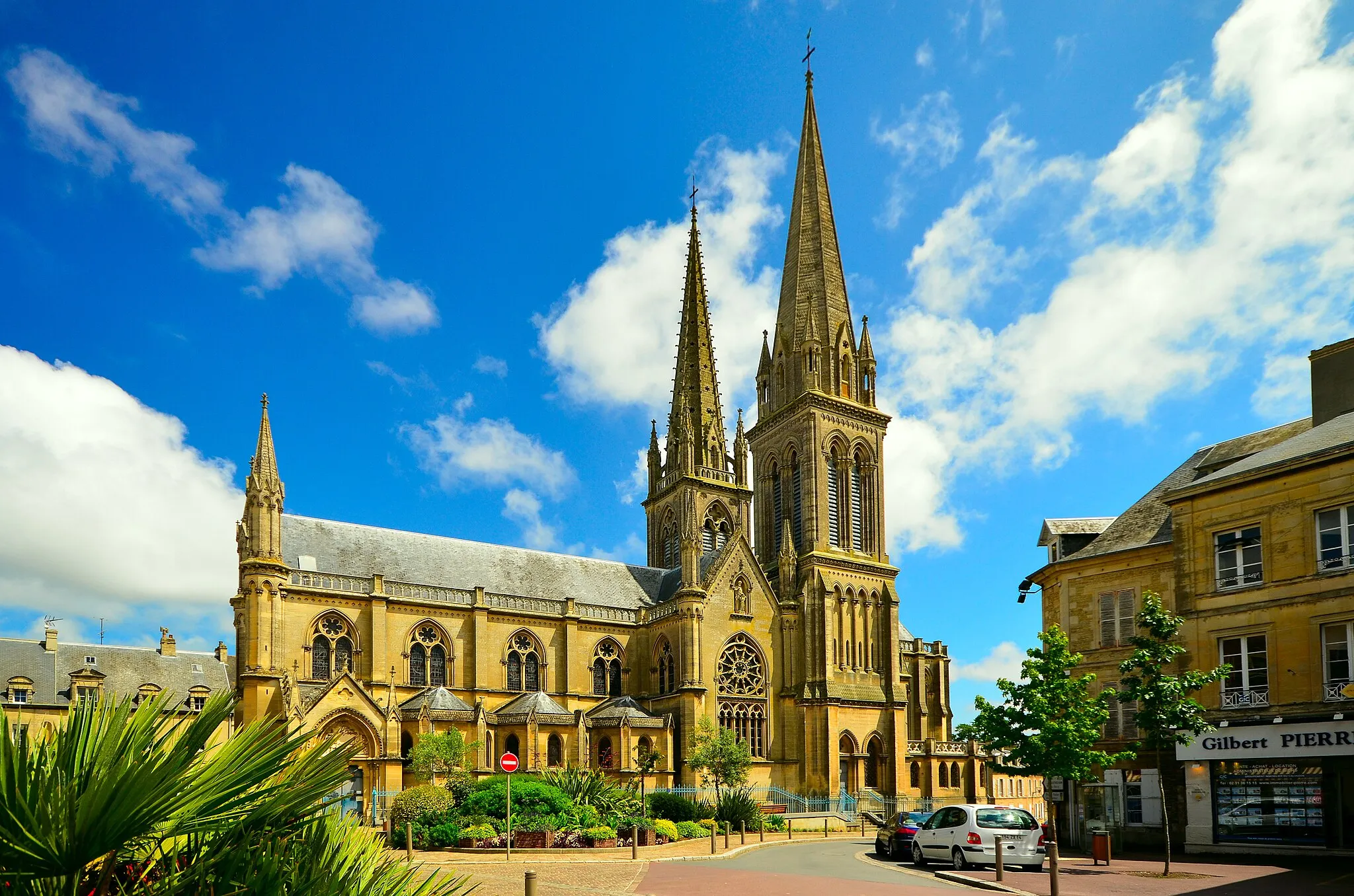 Photo showing: La basilique Notre Dame de la Délivrande