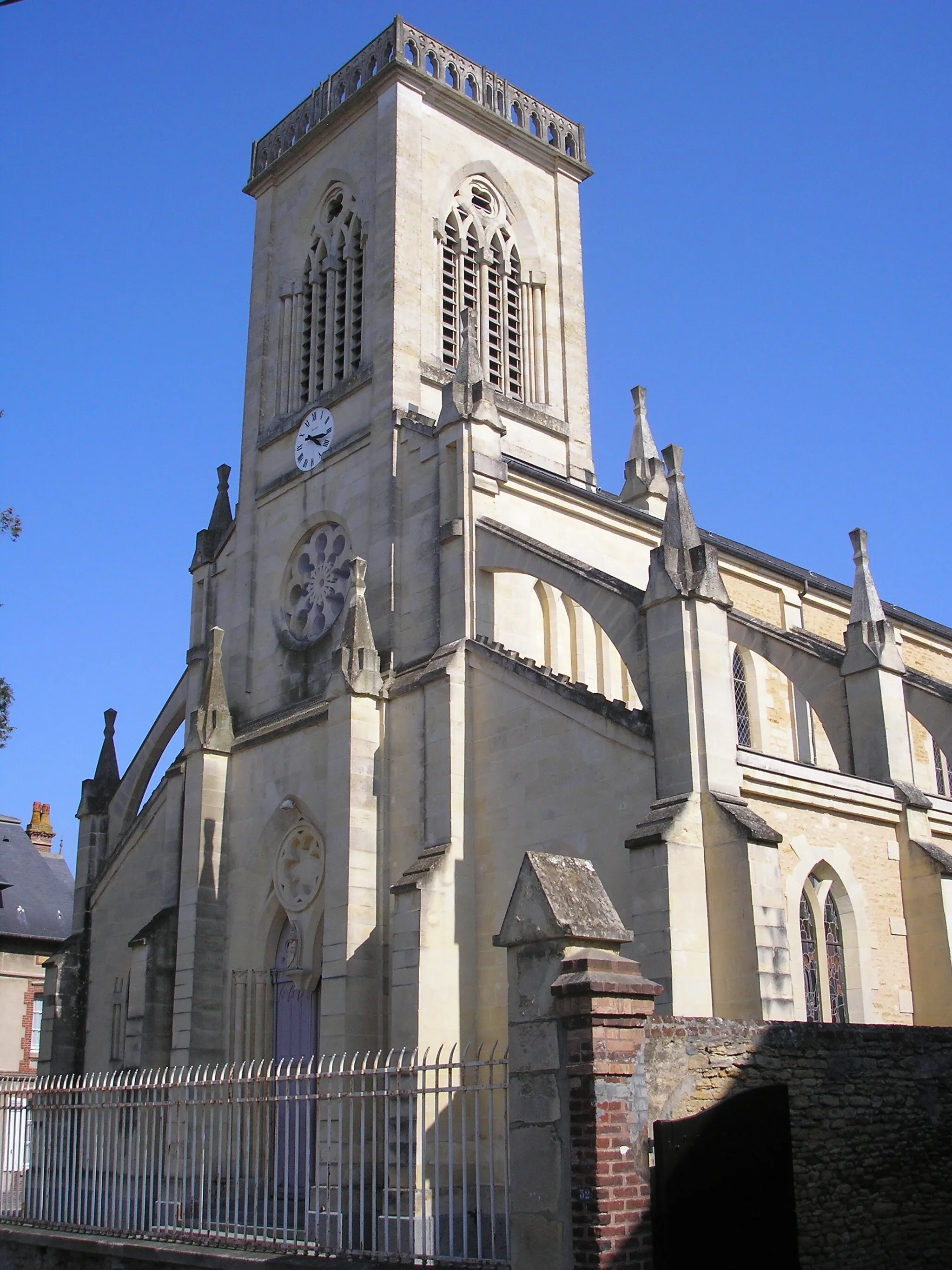 Photo showing: Dozulé (Normandie, France). L'église Notre-Dame.