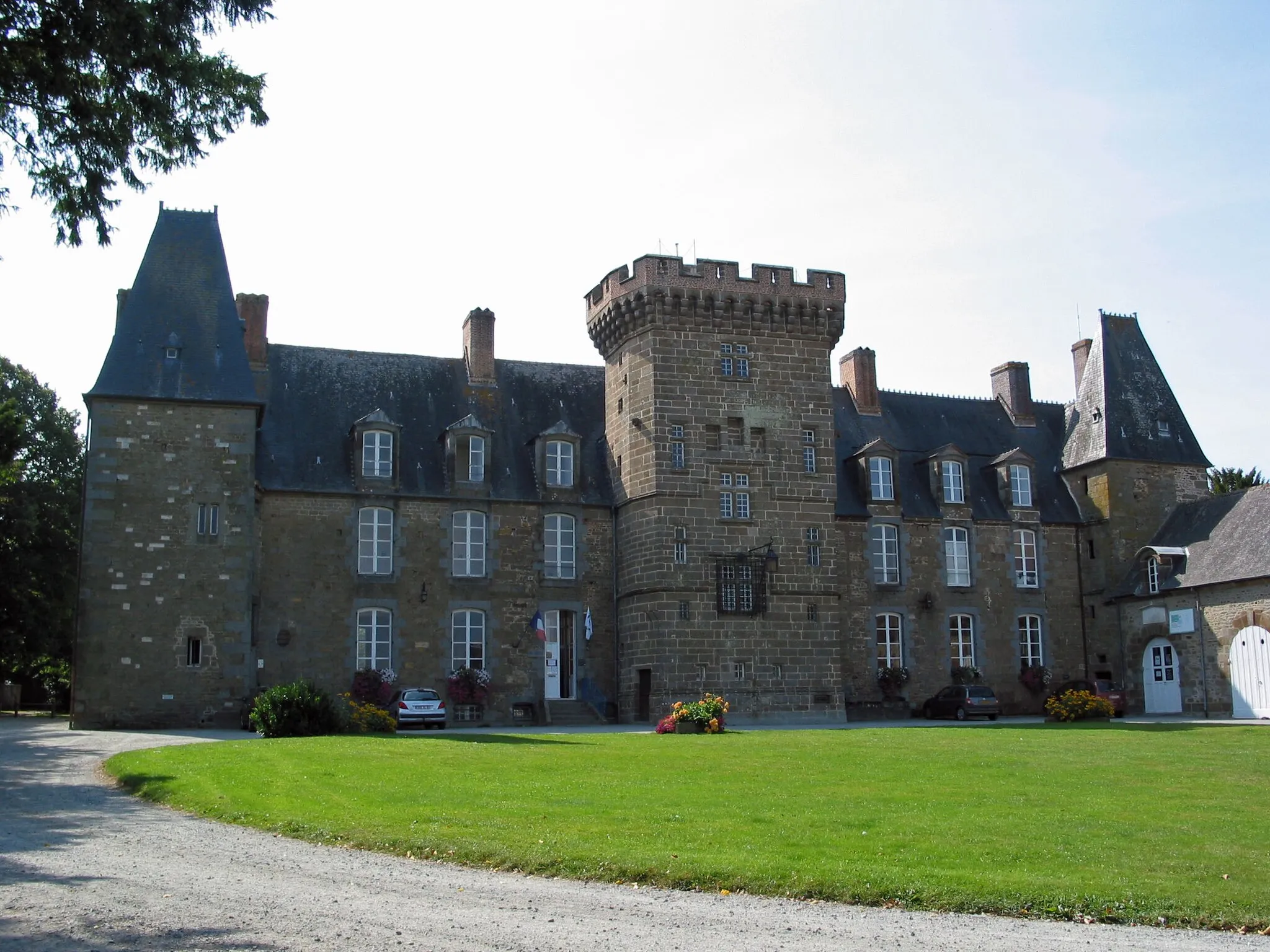 Photo showing: This building is indexed in the base Mérimée, a database of architectural heritage maintained by the French Ministry of Culture, under the reference PA00110896 .