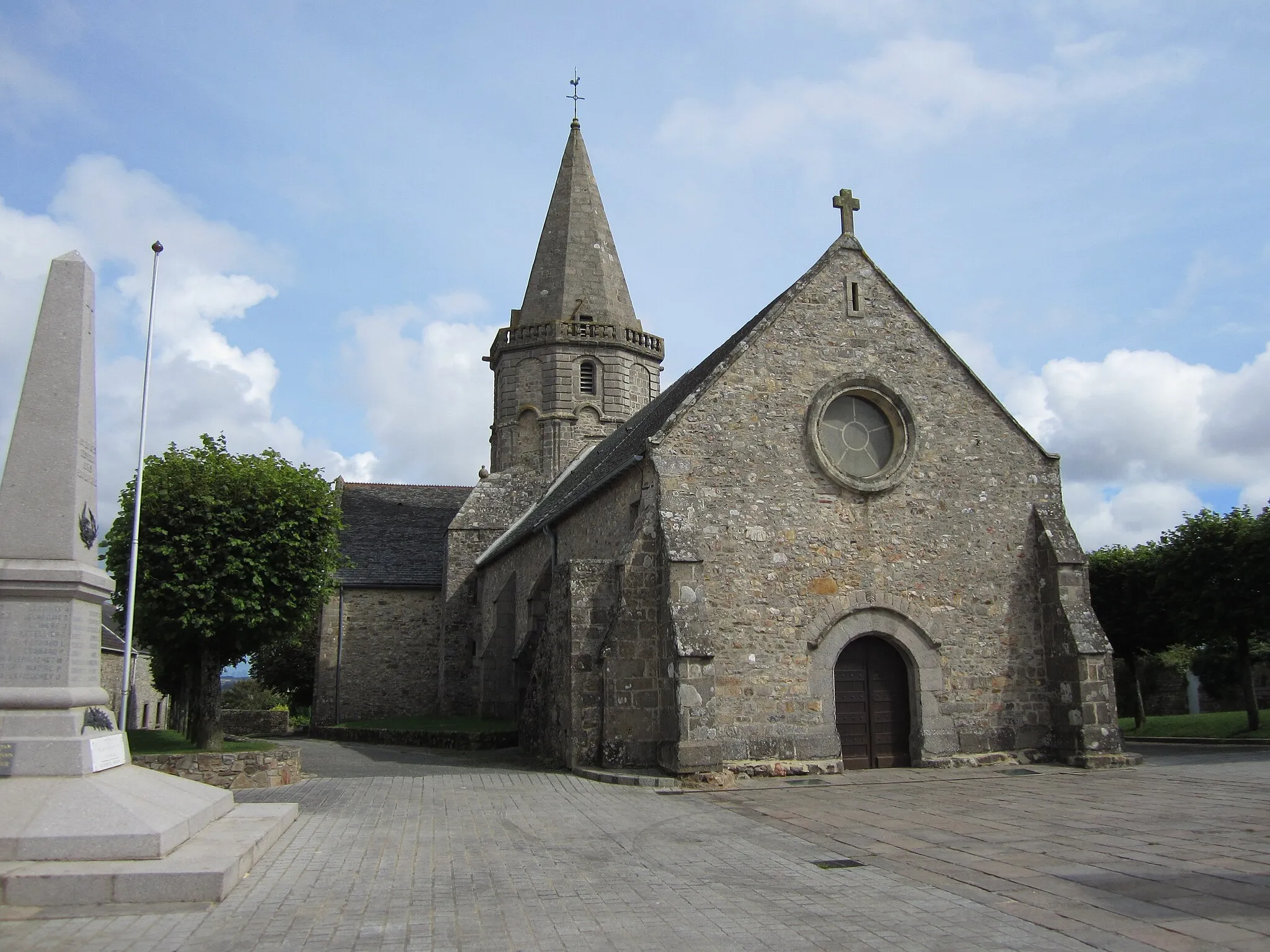 Photo showing: église Notre-Dame des Pieux
