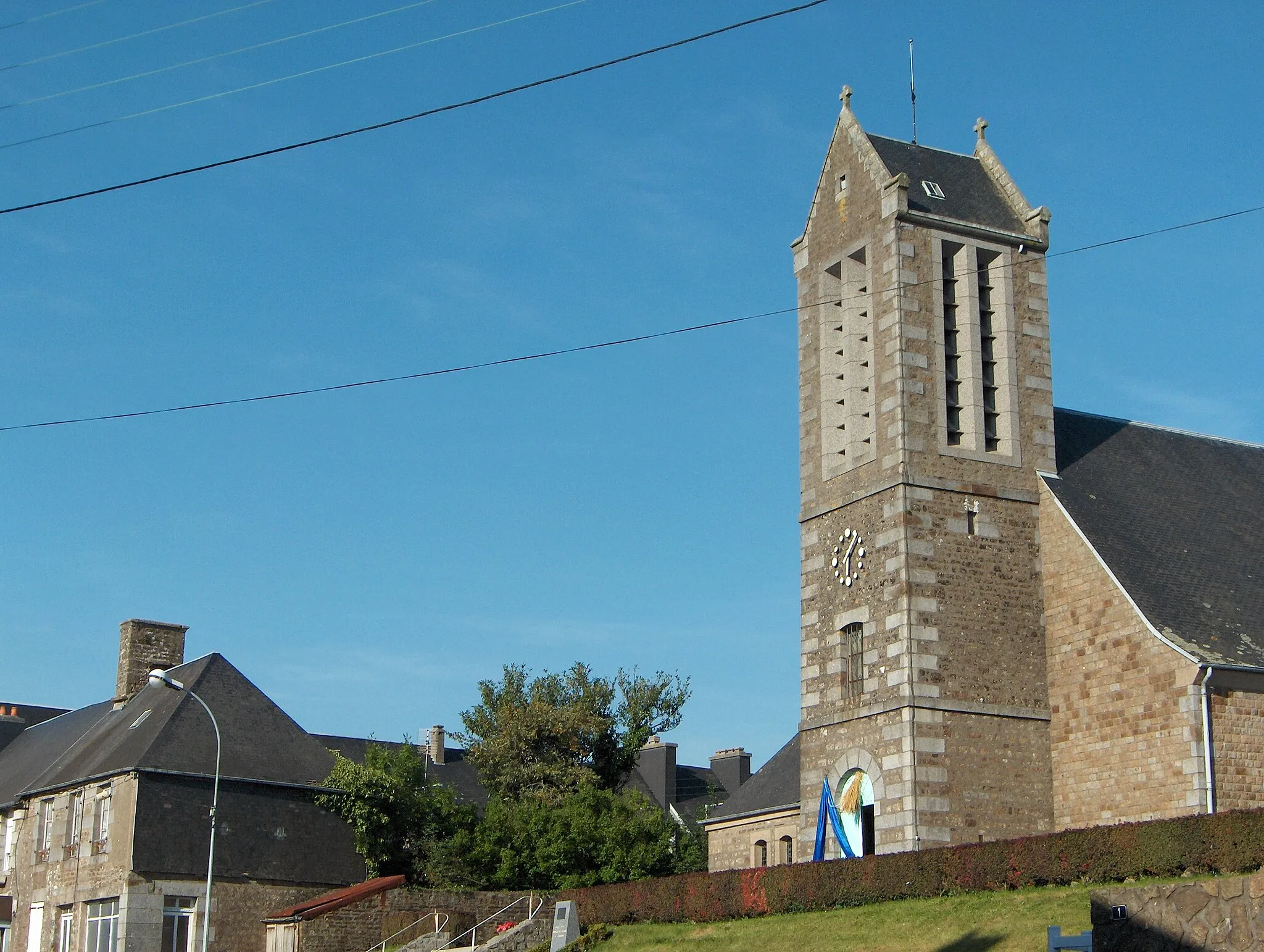 Photo showing: Eglise de Juvigny le Tertre