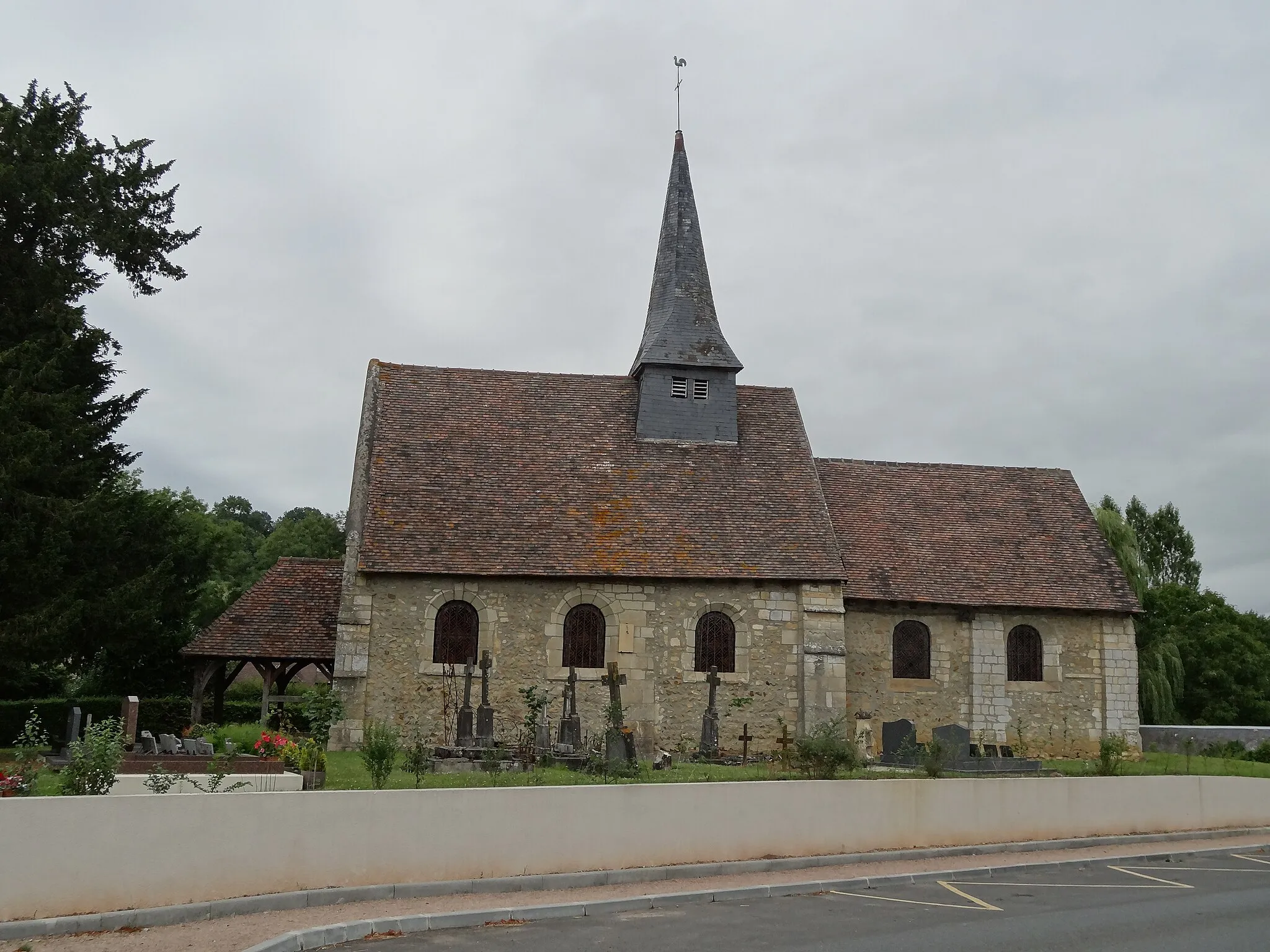 Photo showing: l'église de Léaupartie, (Calvados) vue de la route