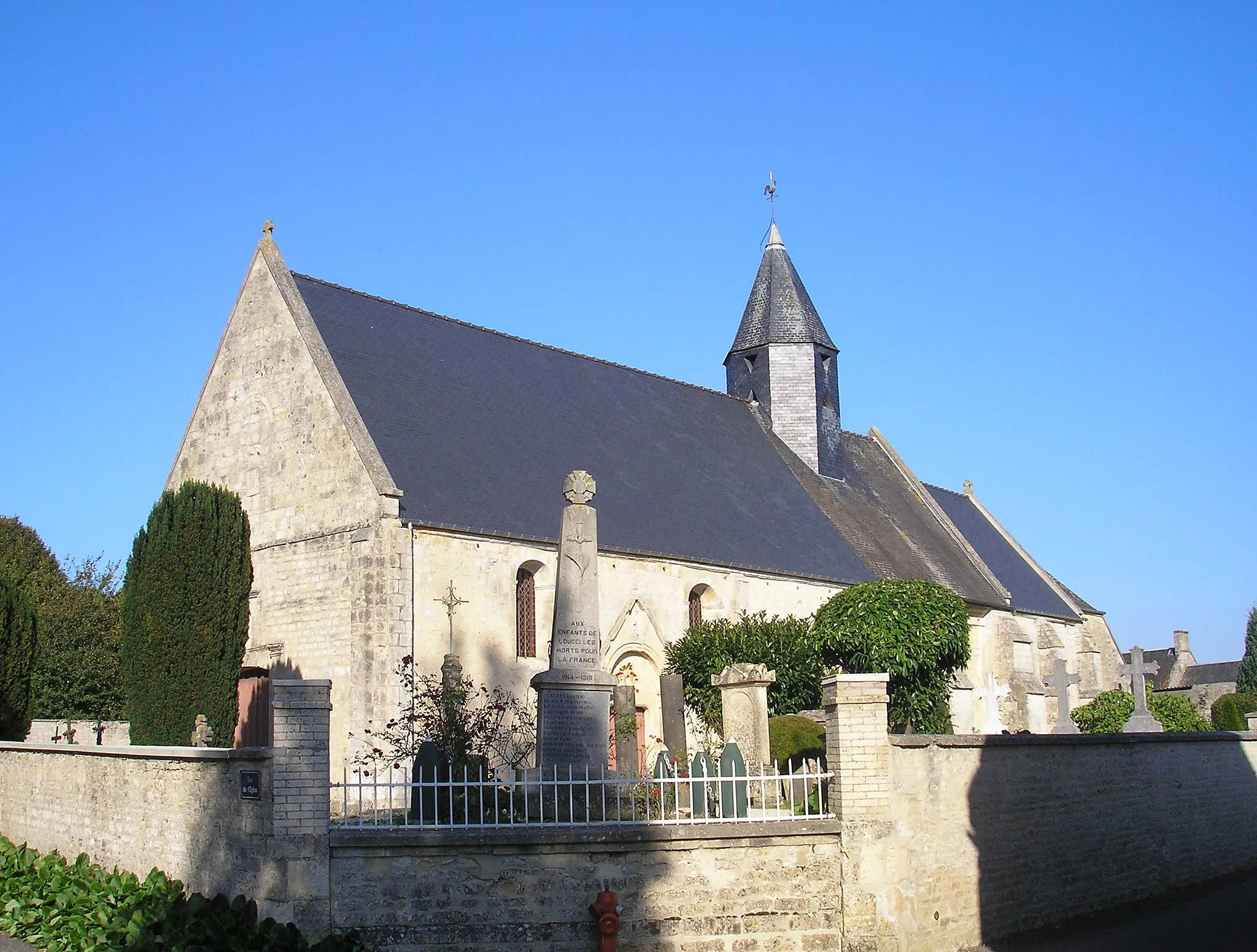 Photo showing: Loucelles (Normandie, France). L'église Notre-Dame.